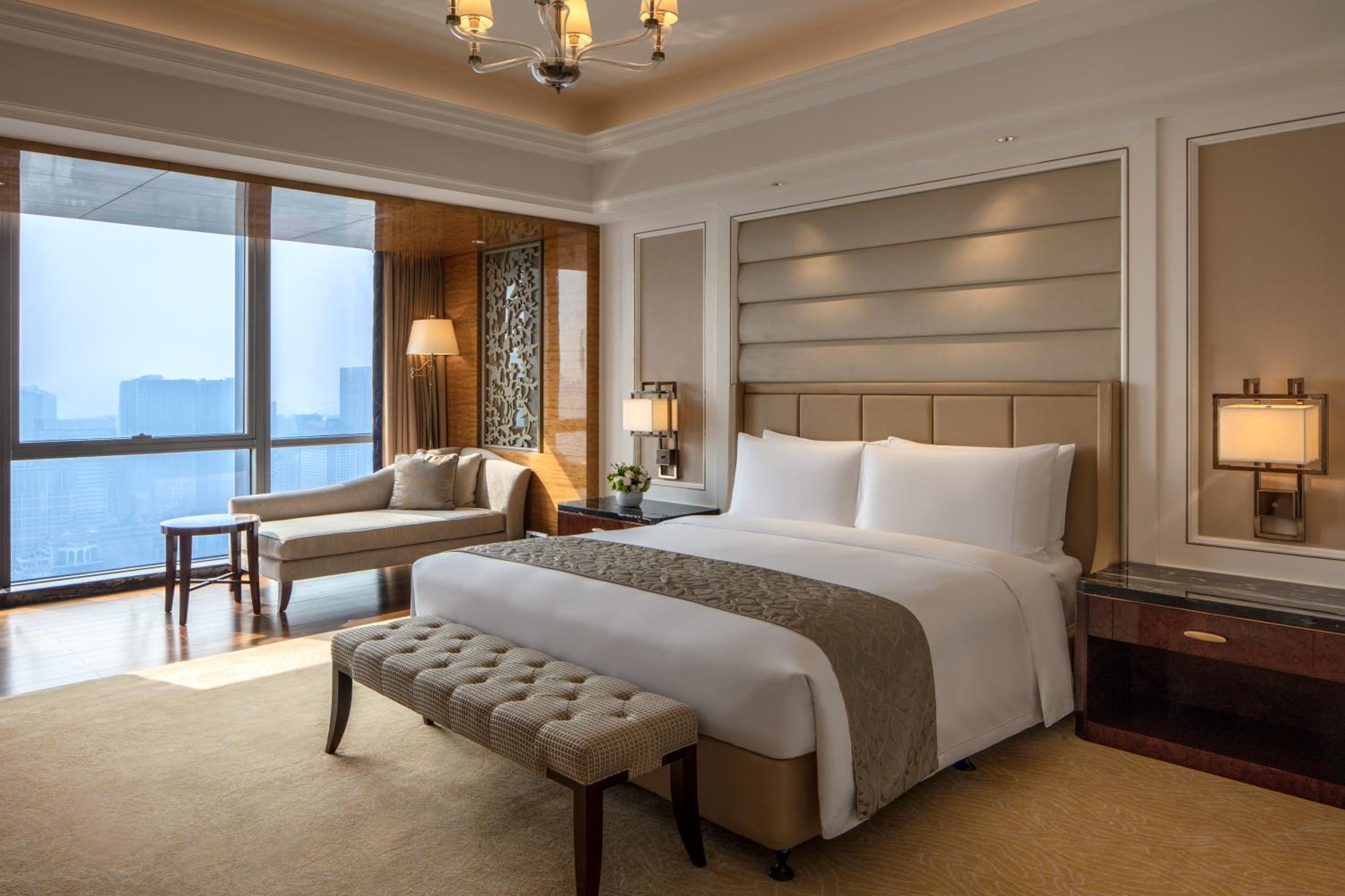 Club Ritz-Carlton Suite