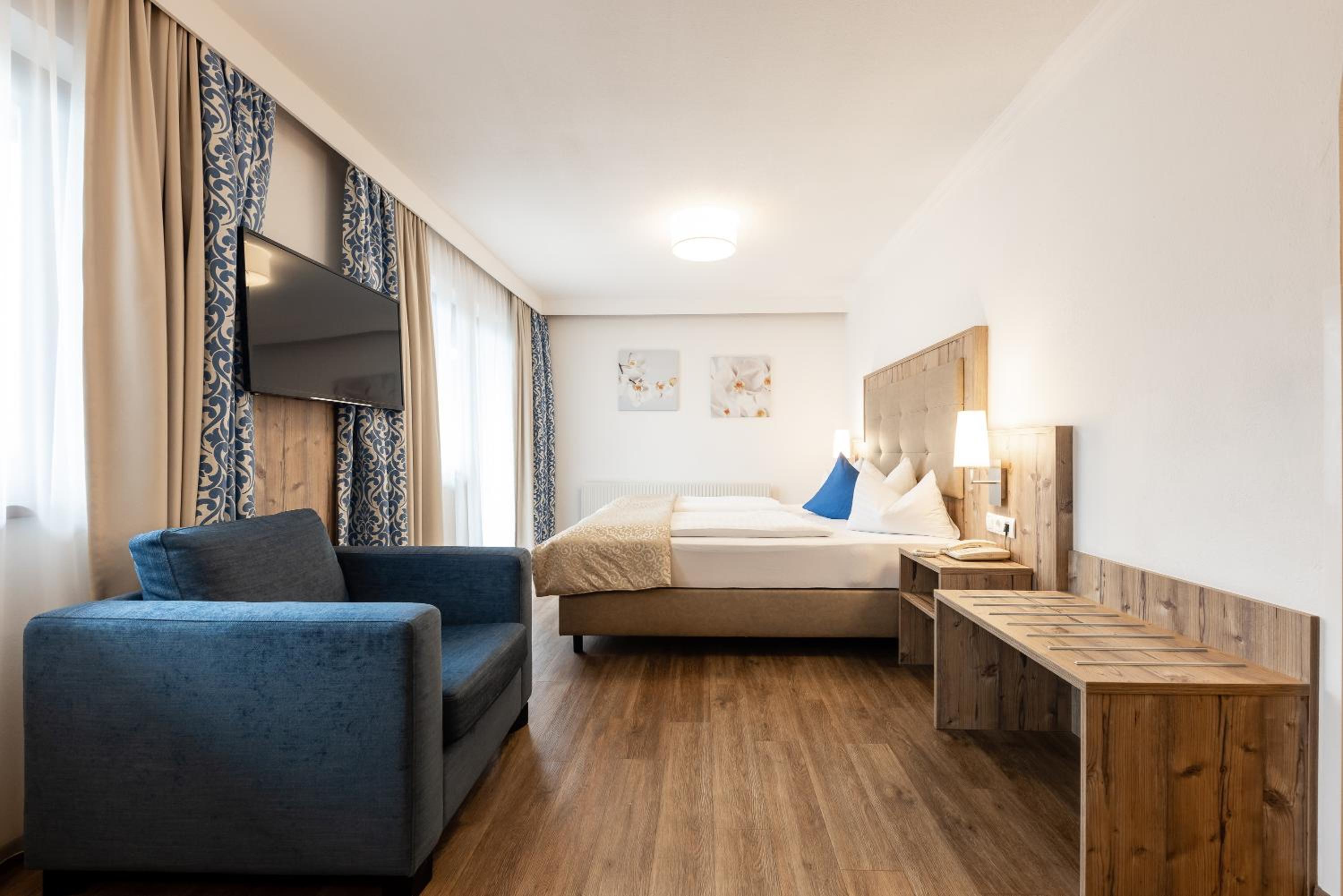 Double or Twin Room with Garden View - Photo 3