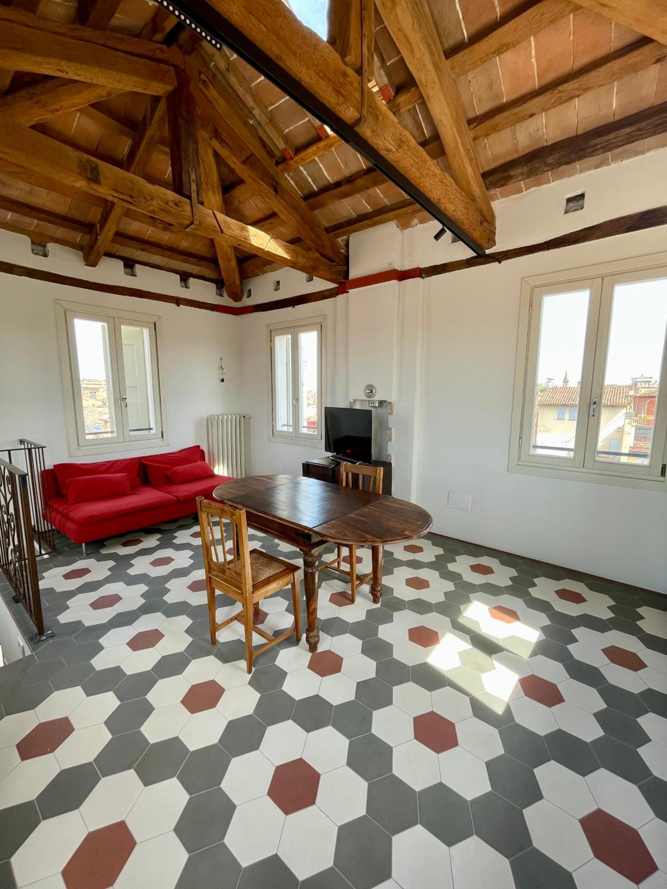 One-Bedroom Apartment photo 3
