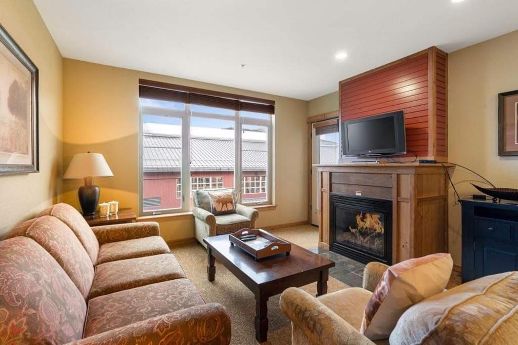 Family Room photo 1