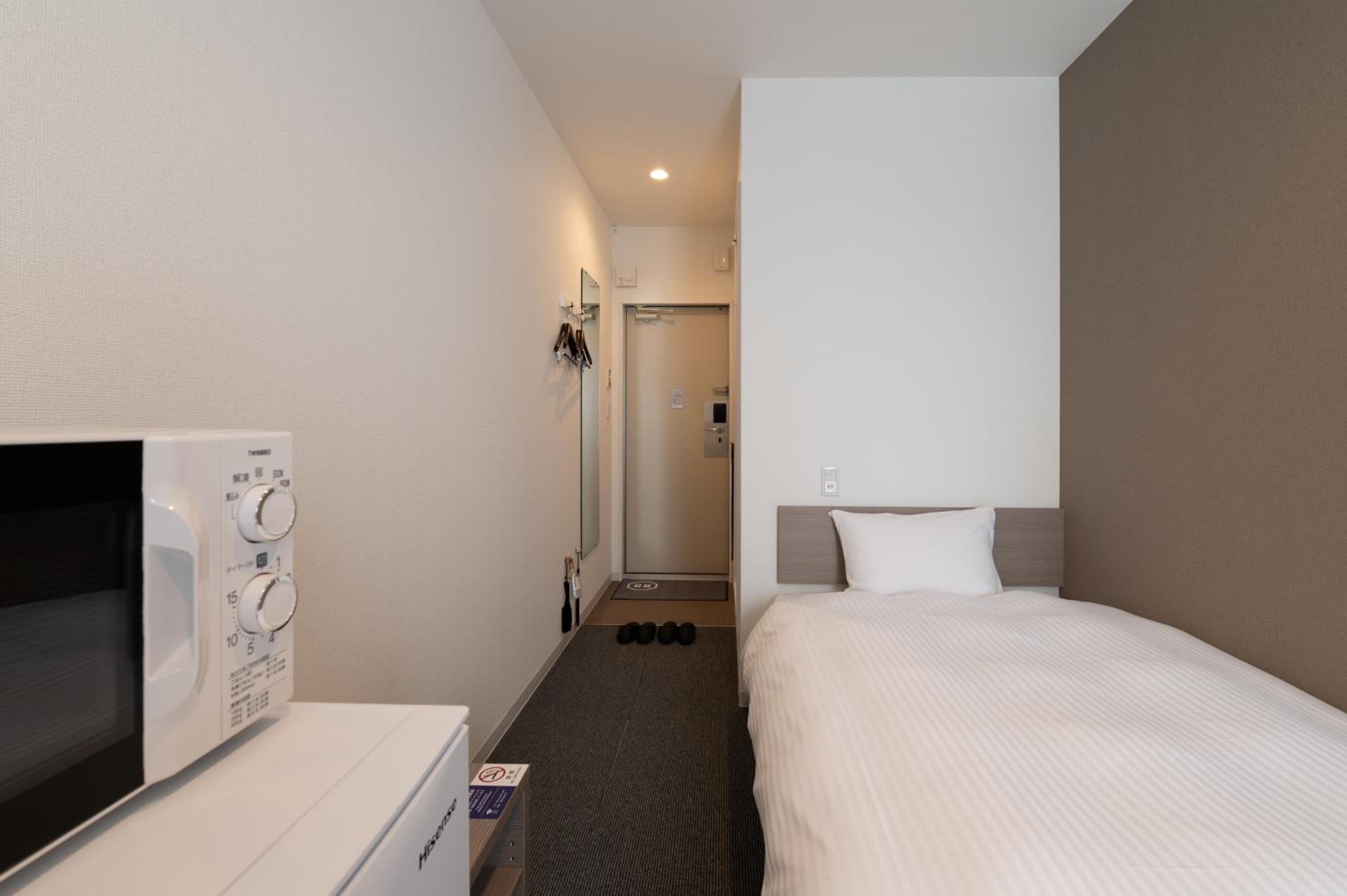 Standard Twin Room - Photo 3