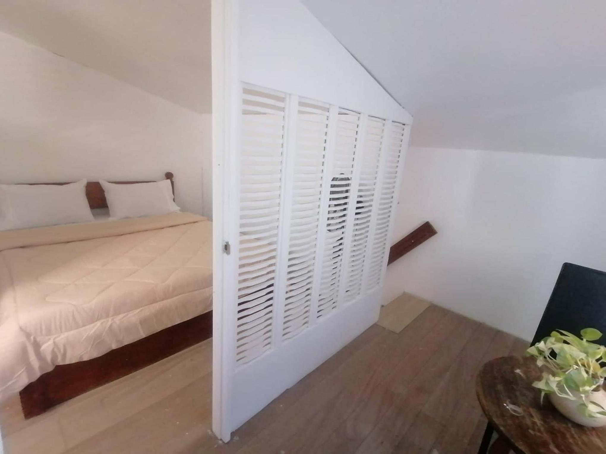 Family Room With Private Bathroom photo 2