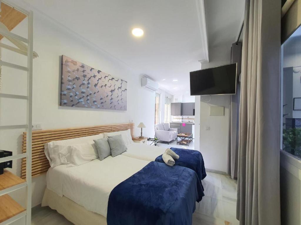 Studio (2 Adults) with Single Beds - Photo 1