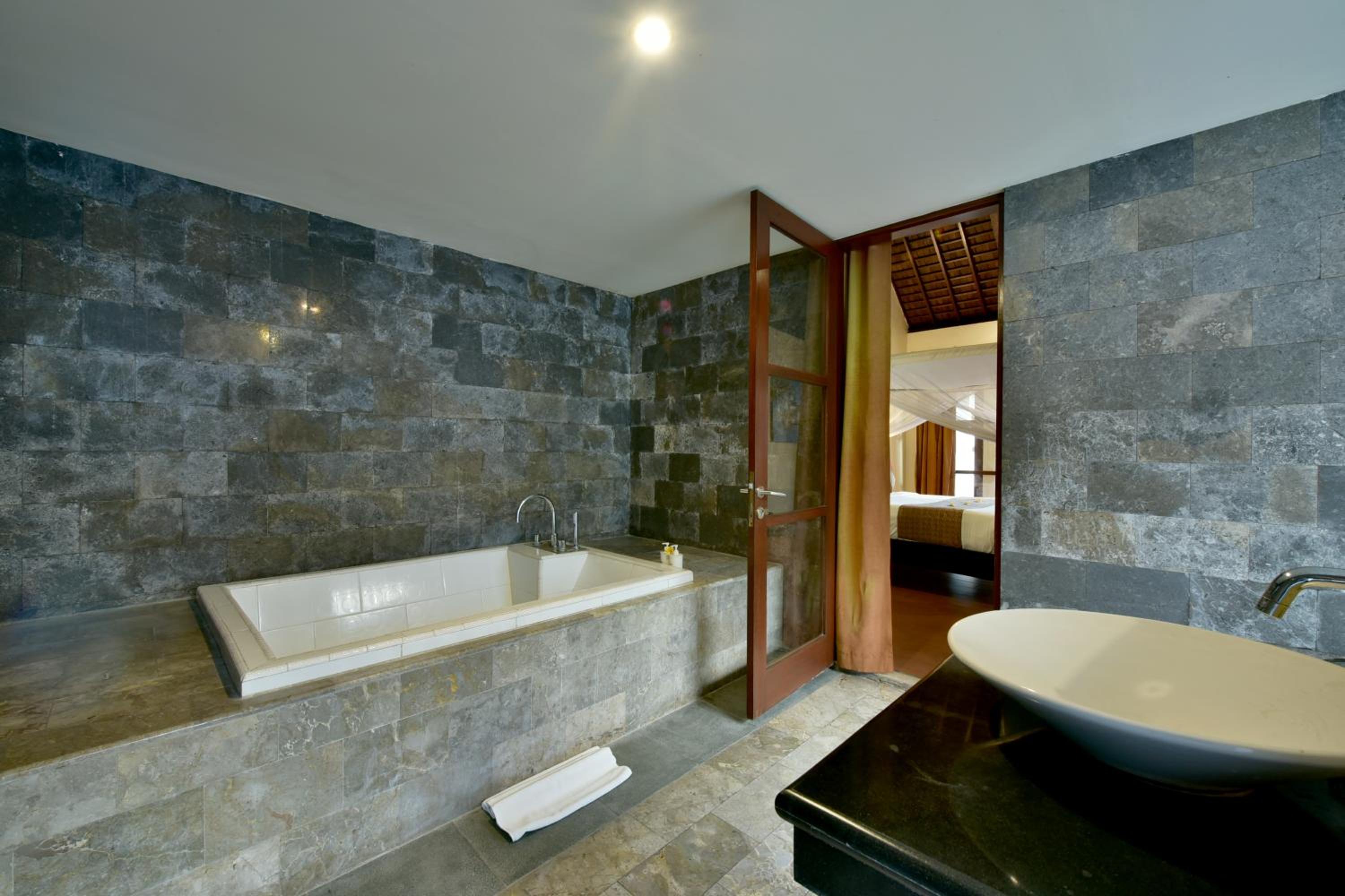 Three-Bedroom Private Pool Villa with Bathtub thumbnail 5