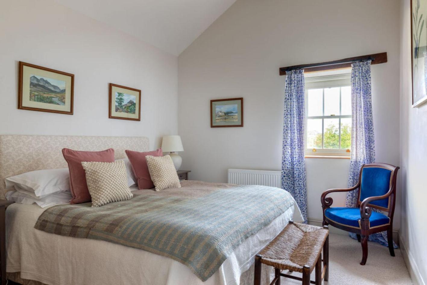Four-Bedroom House photo 1