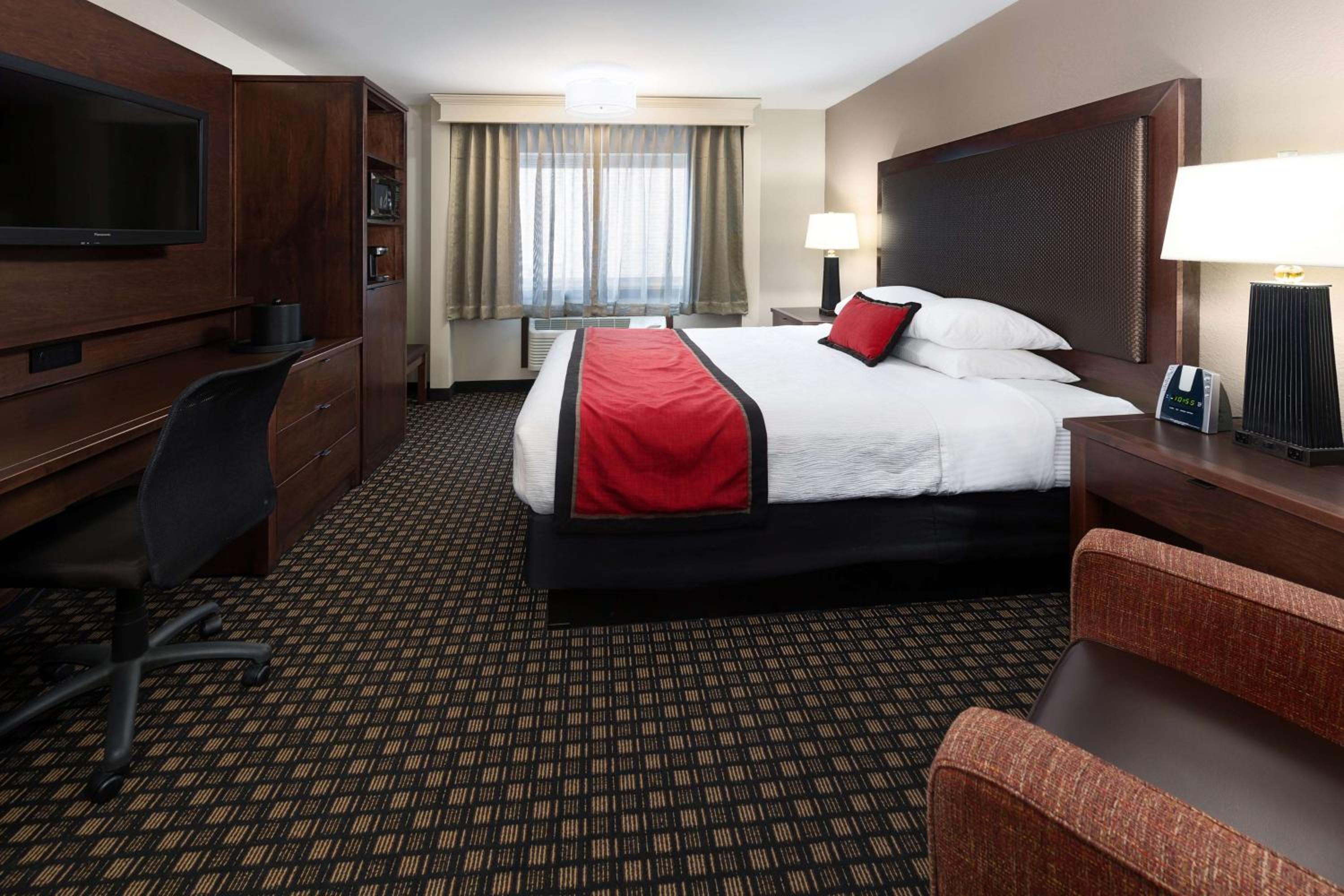 King Room - Non-Smoking - Photo 2