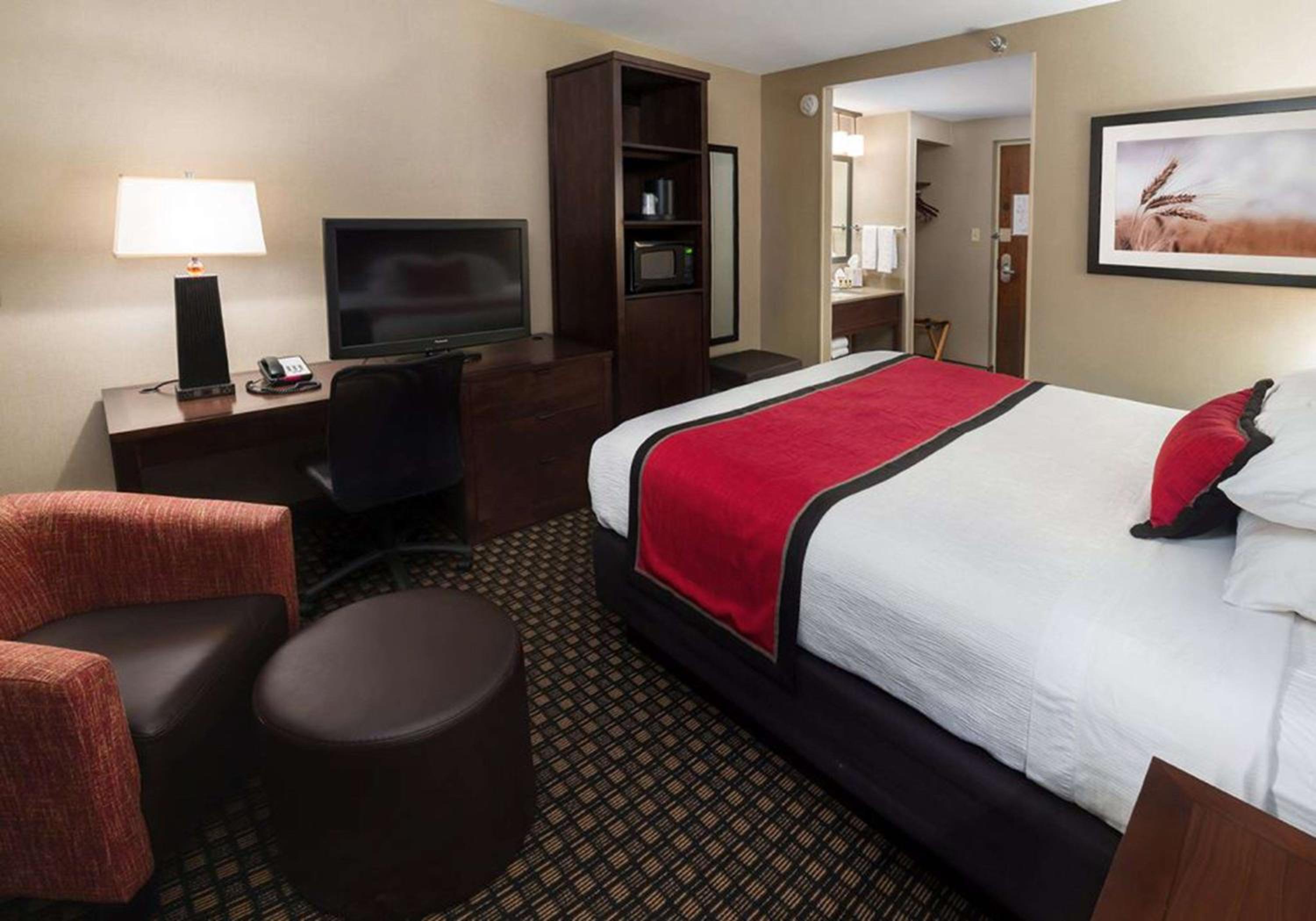 King Room - Non-Smoking - Photo 1