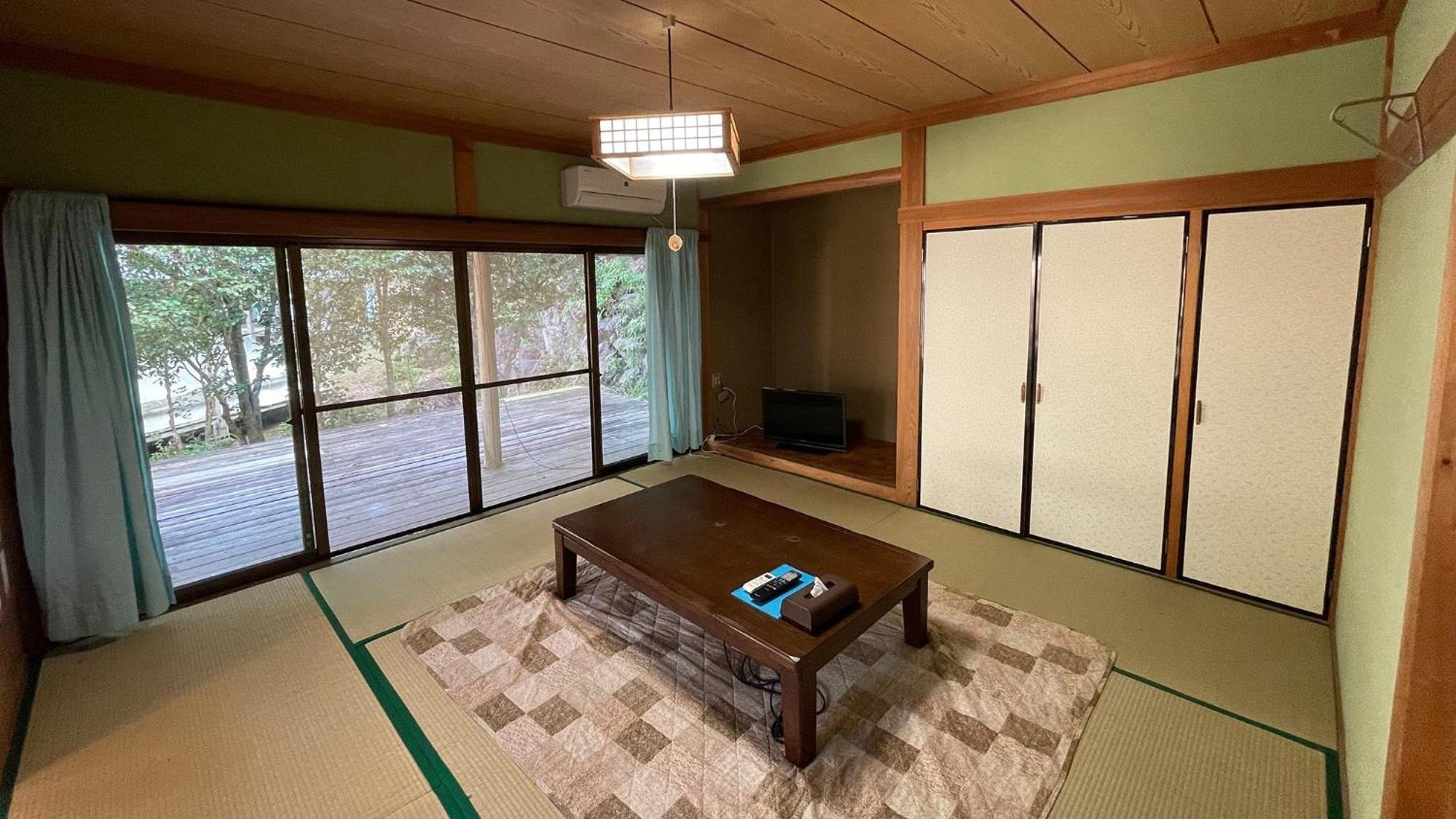 Bungalow photo 1