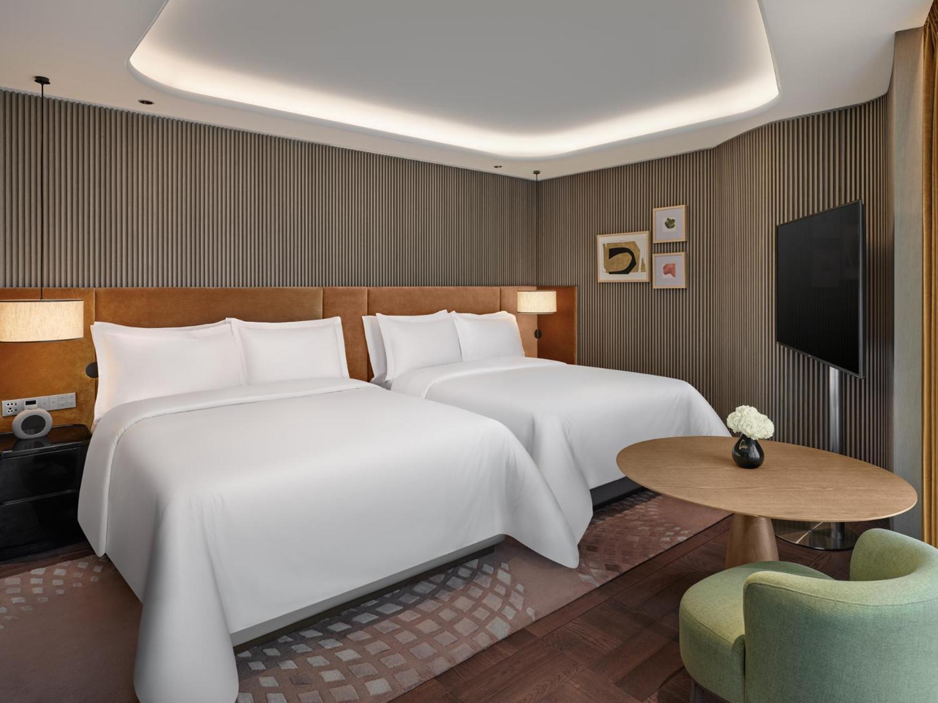 Ambassador Suite photo 3