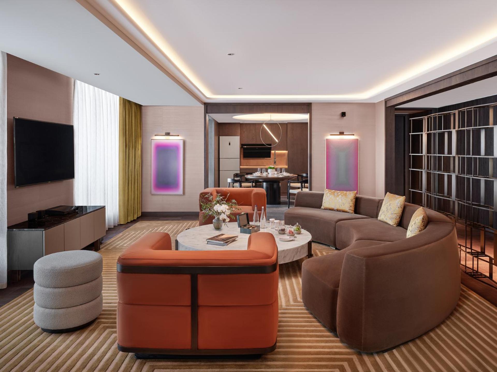 Ambassador Suite photo 2