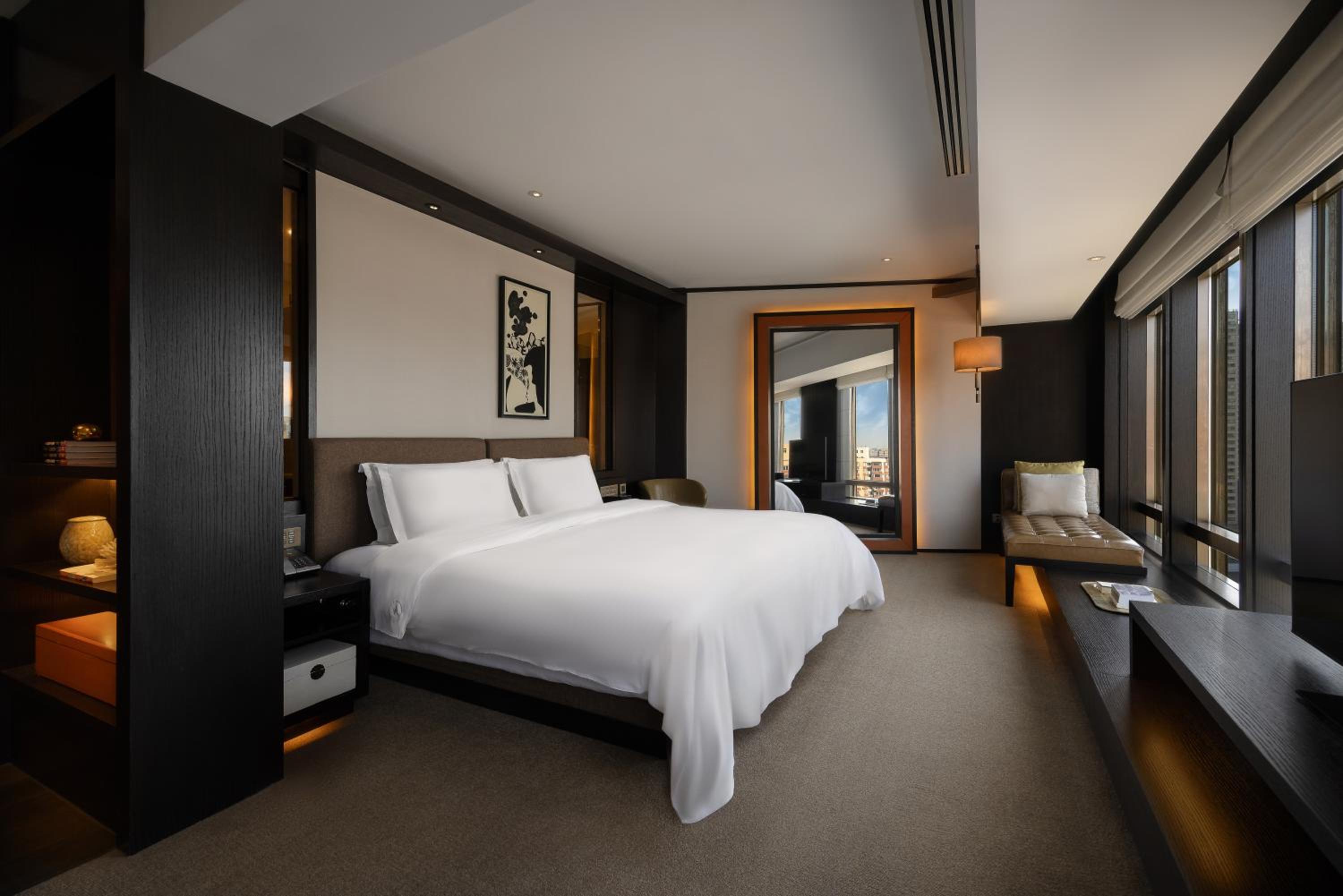 Grand Deluxe King Room