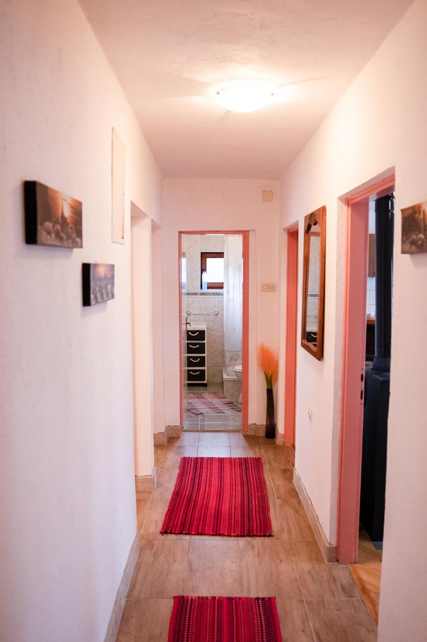 Deluxe Two-Bedroom Apartment with Garden View photo 3