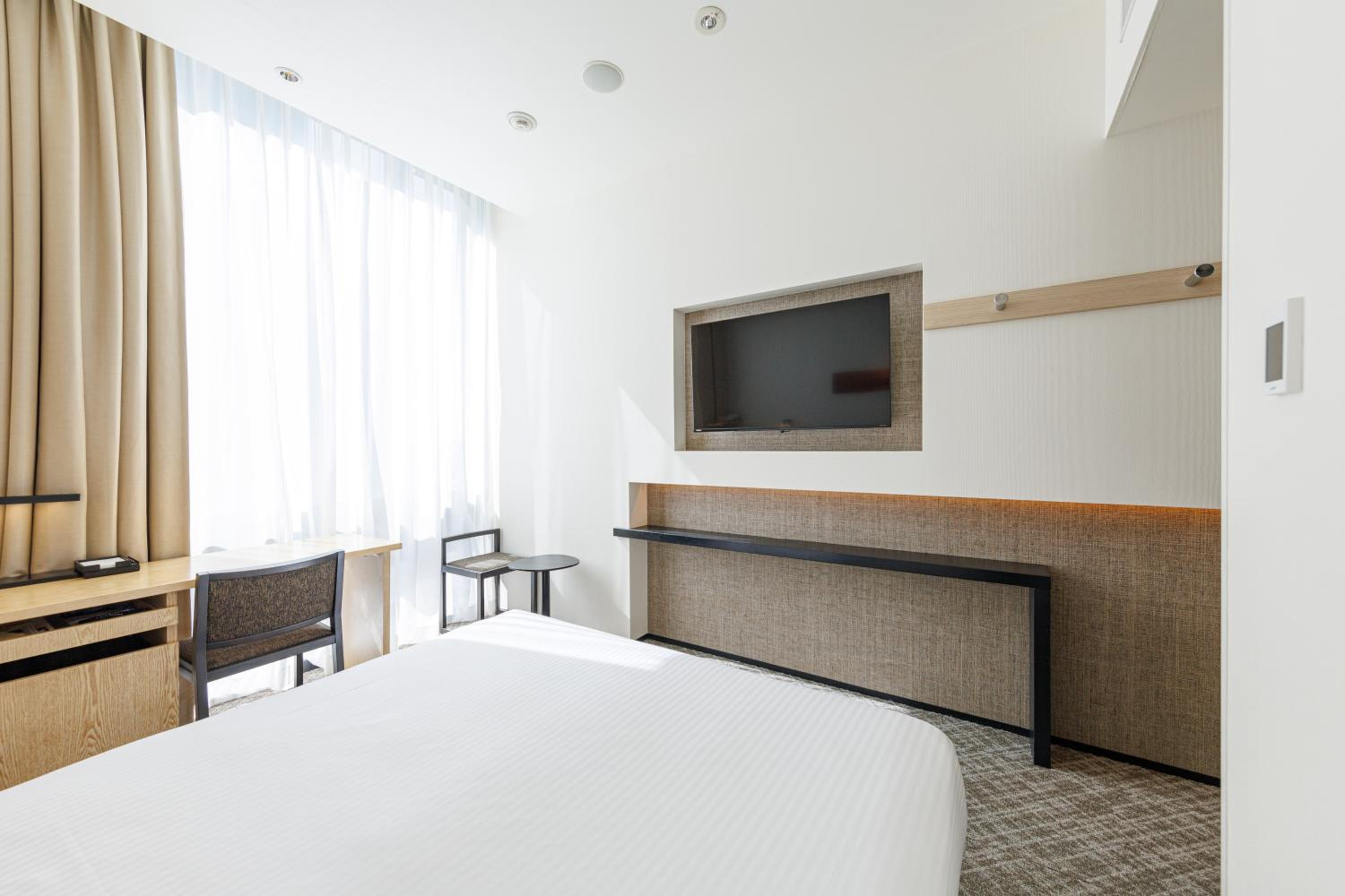 Standard Double Room with Queen Bed - Non-Smoking - Photo 6