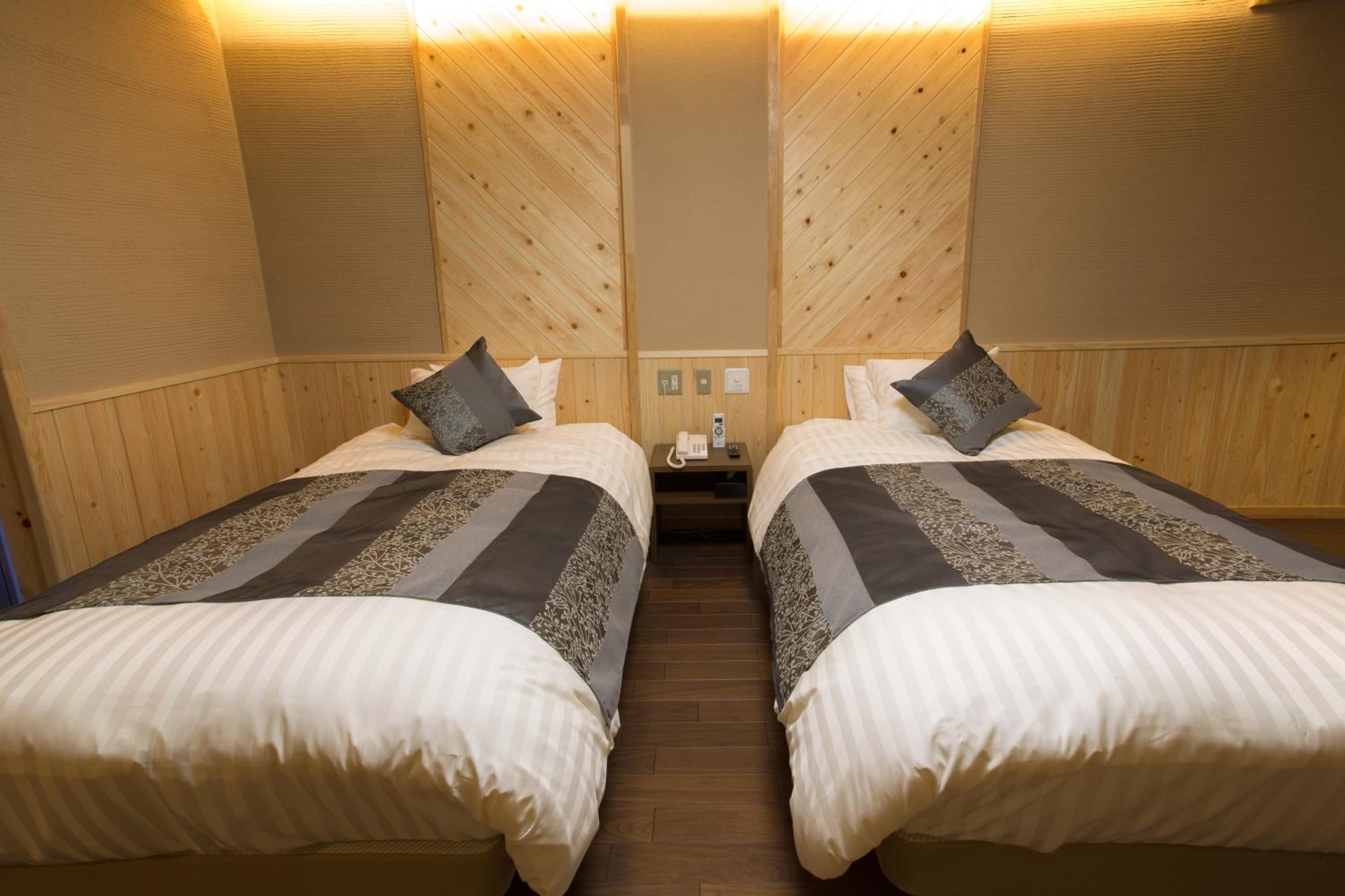 Deluxe Twin Room photo 2