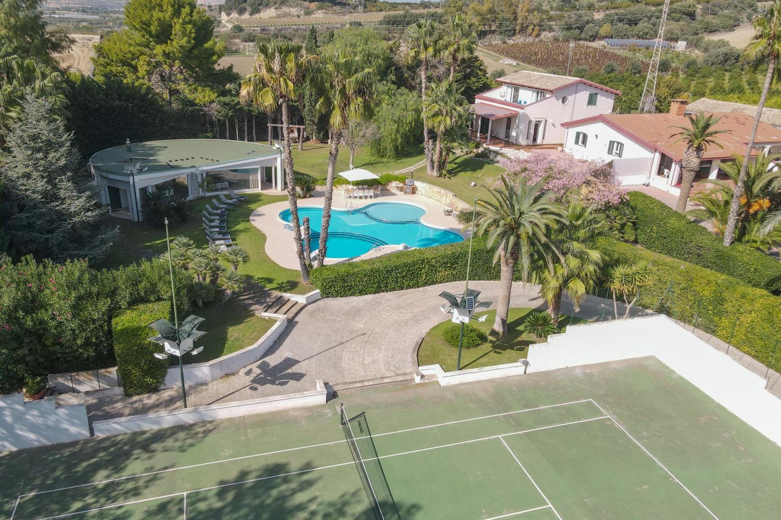 Villa With Private Pool photo 2