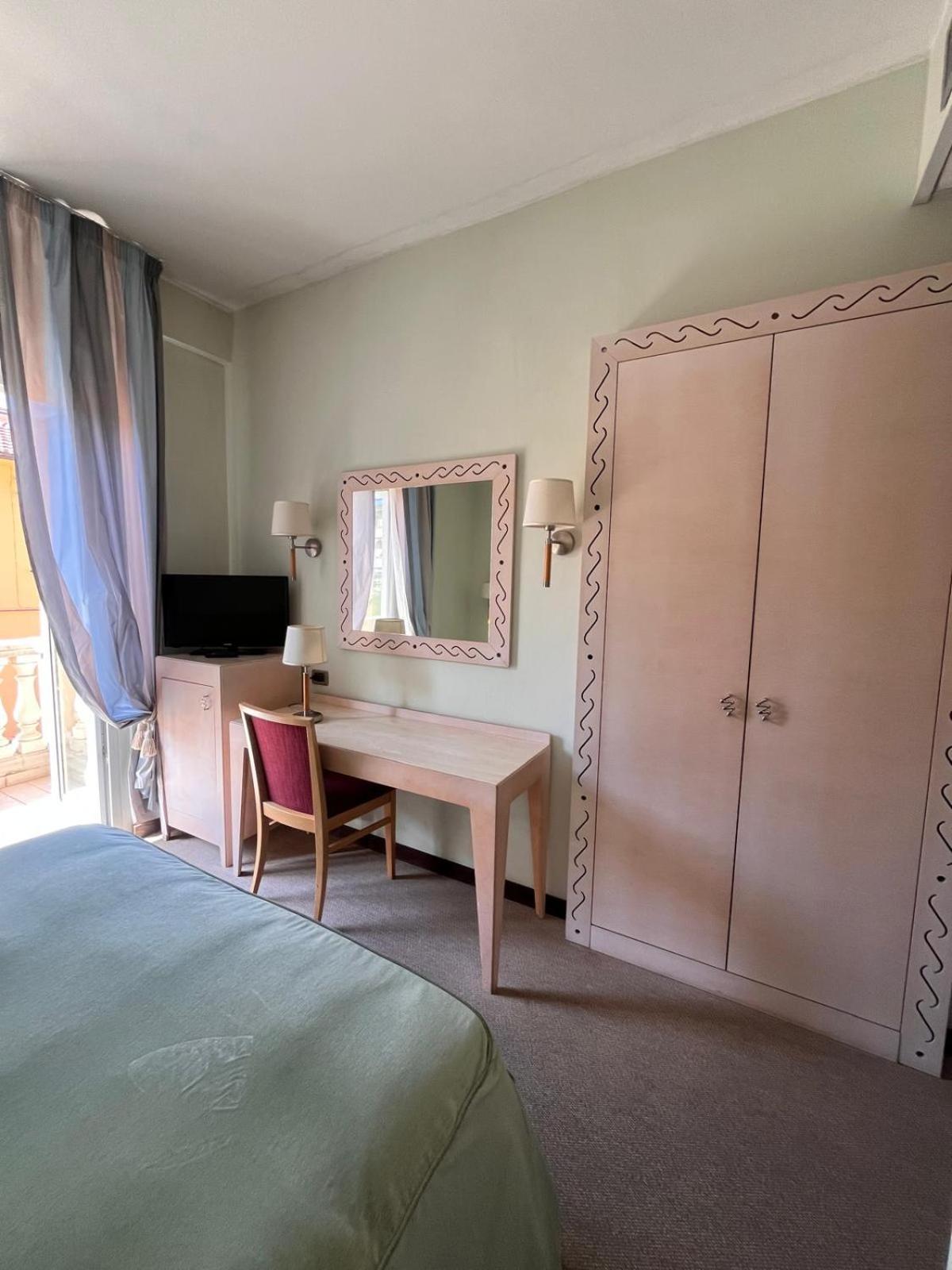 Double Room - Photo 2