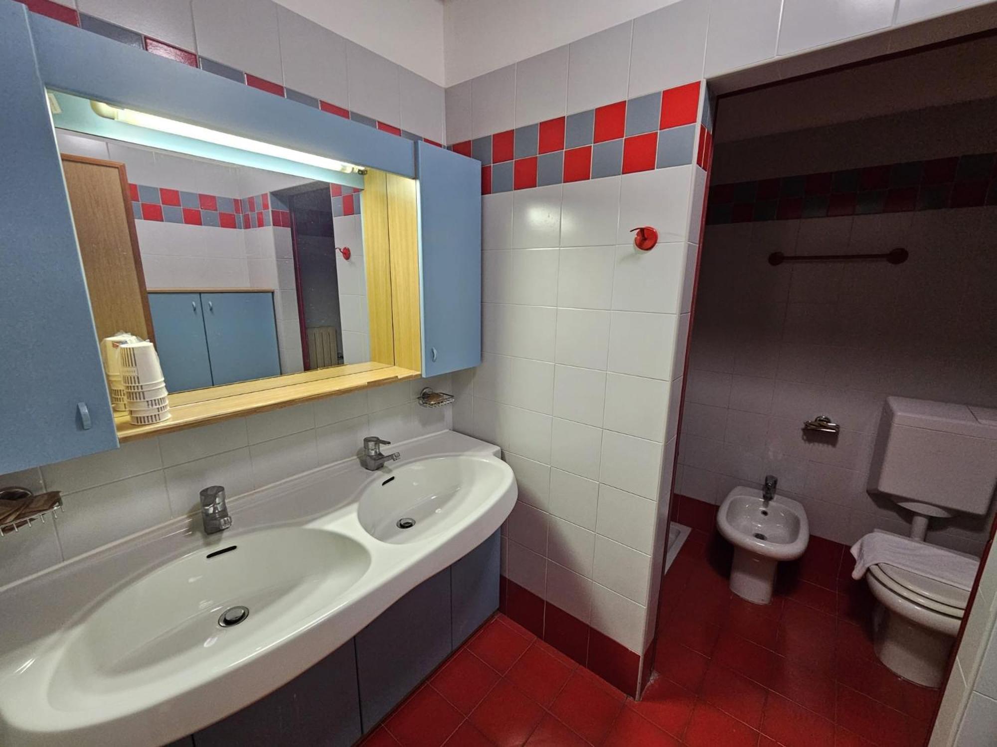 Basic Triple Room photo 2