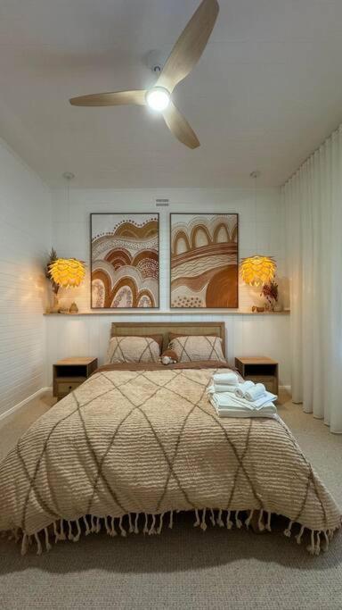 Three-Bedroom House photo 3