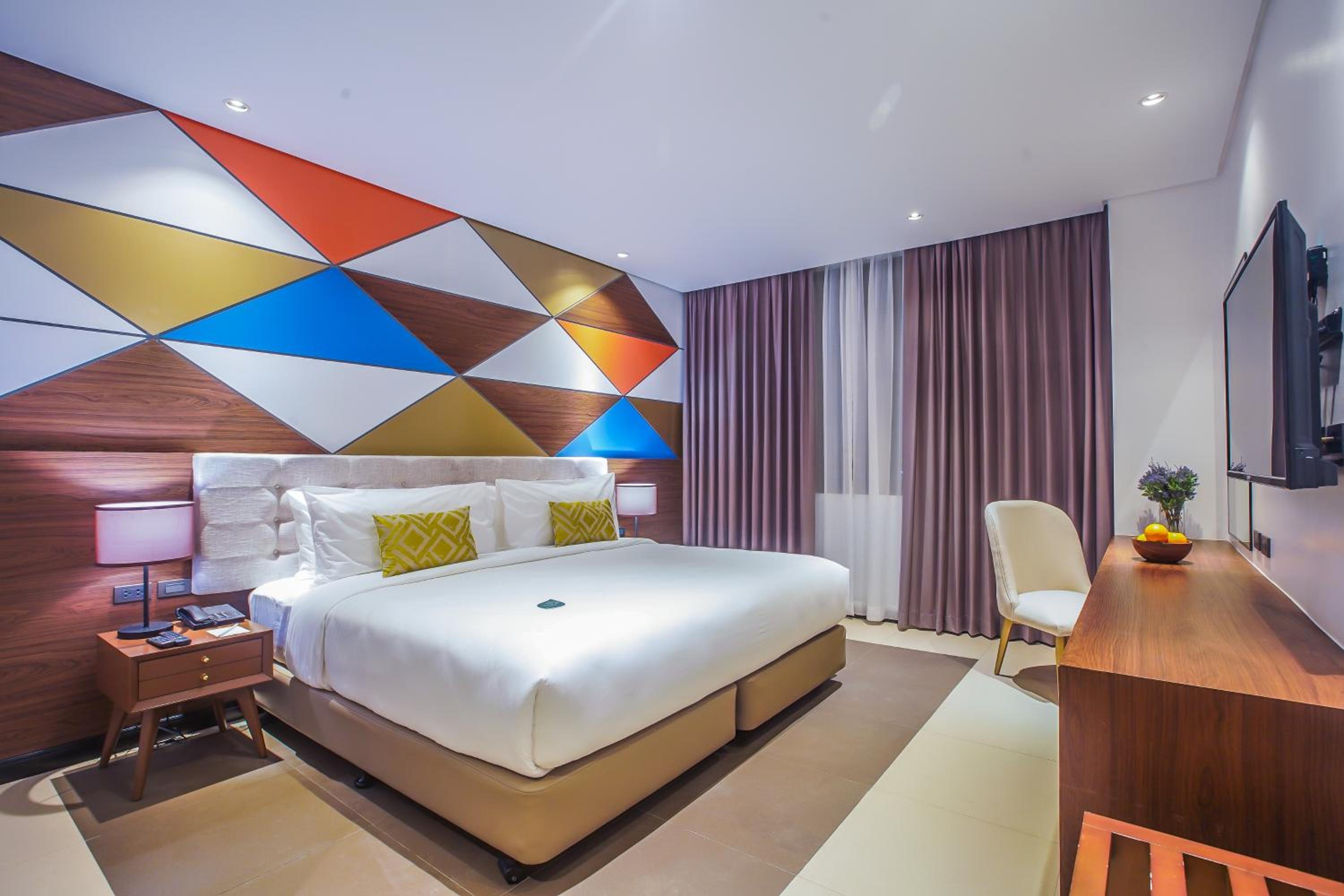 Deluxe King Room - Photo 3
