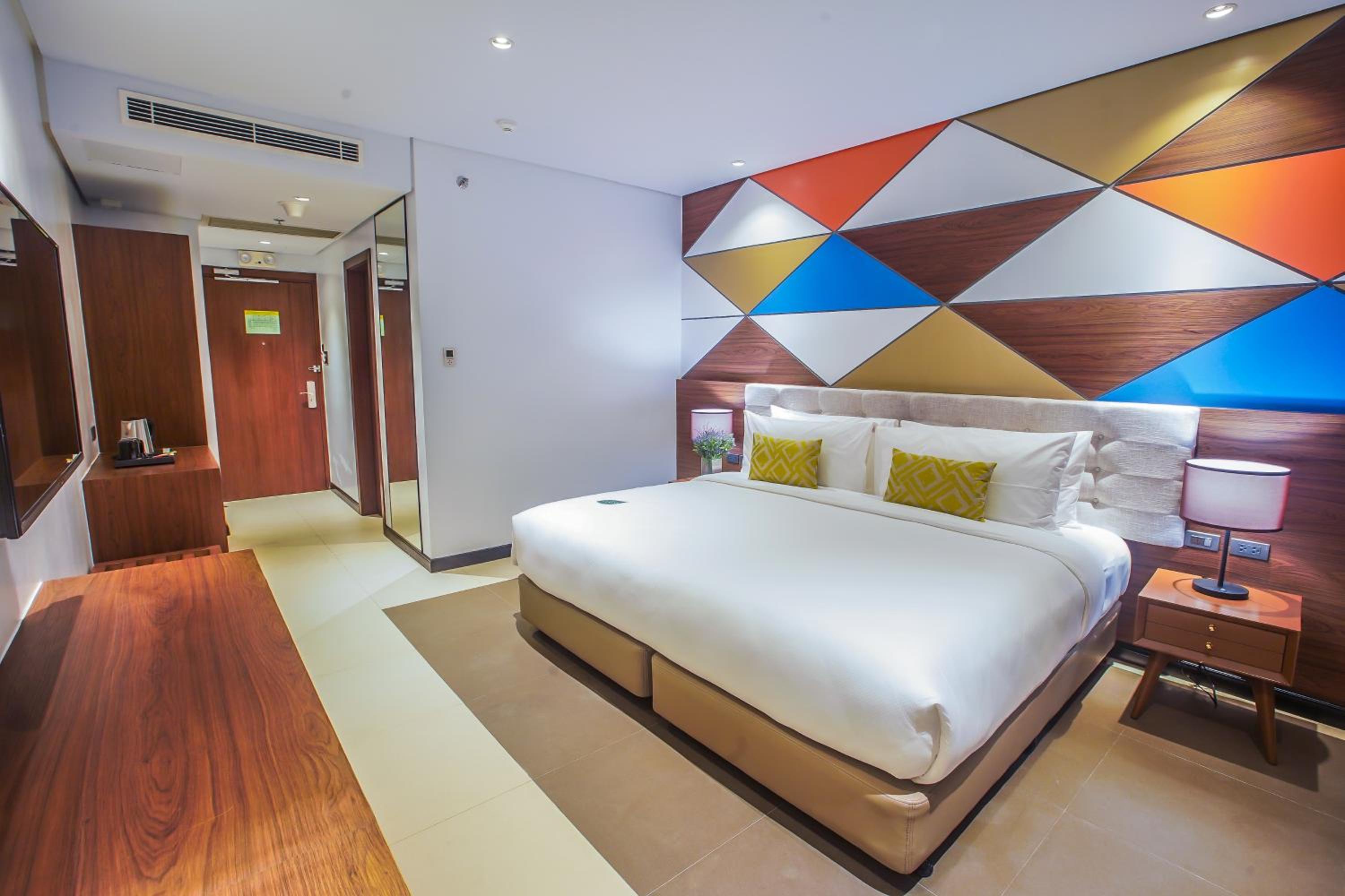 Deluxe King Room - Photo 1