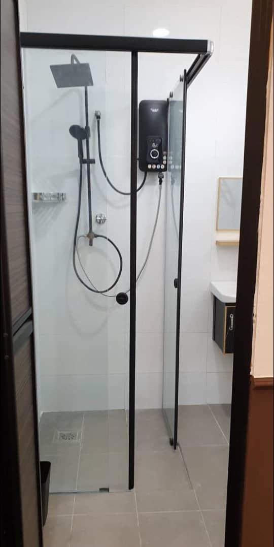 Family Room with Private Bathroom photo 2