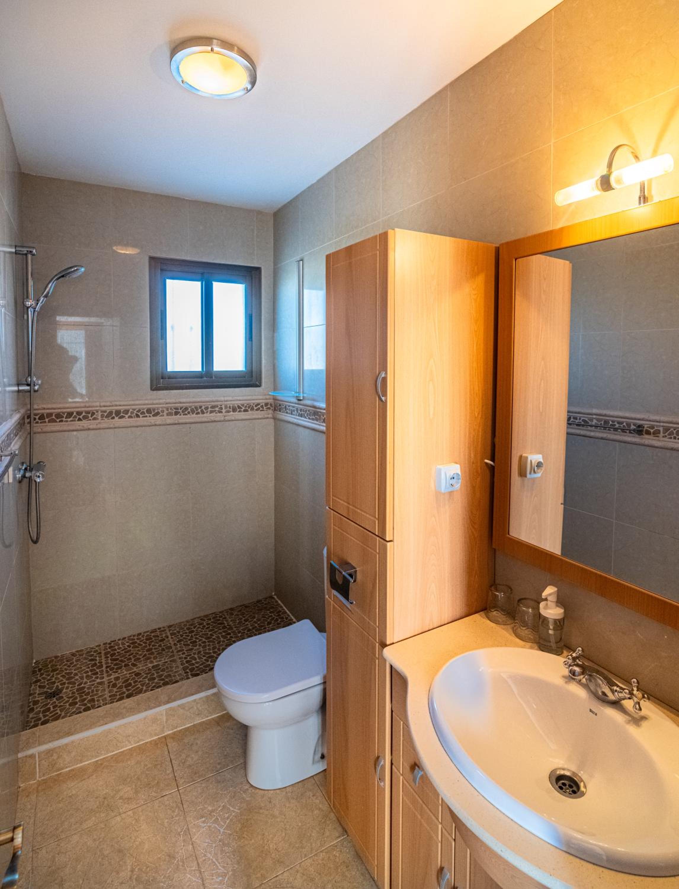 Deluxe Double Room With Extra Bed photo 3