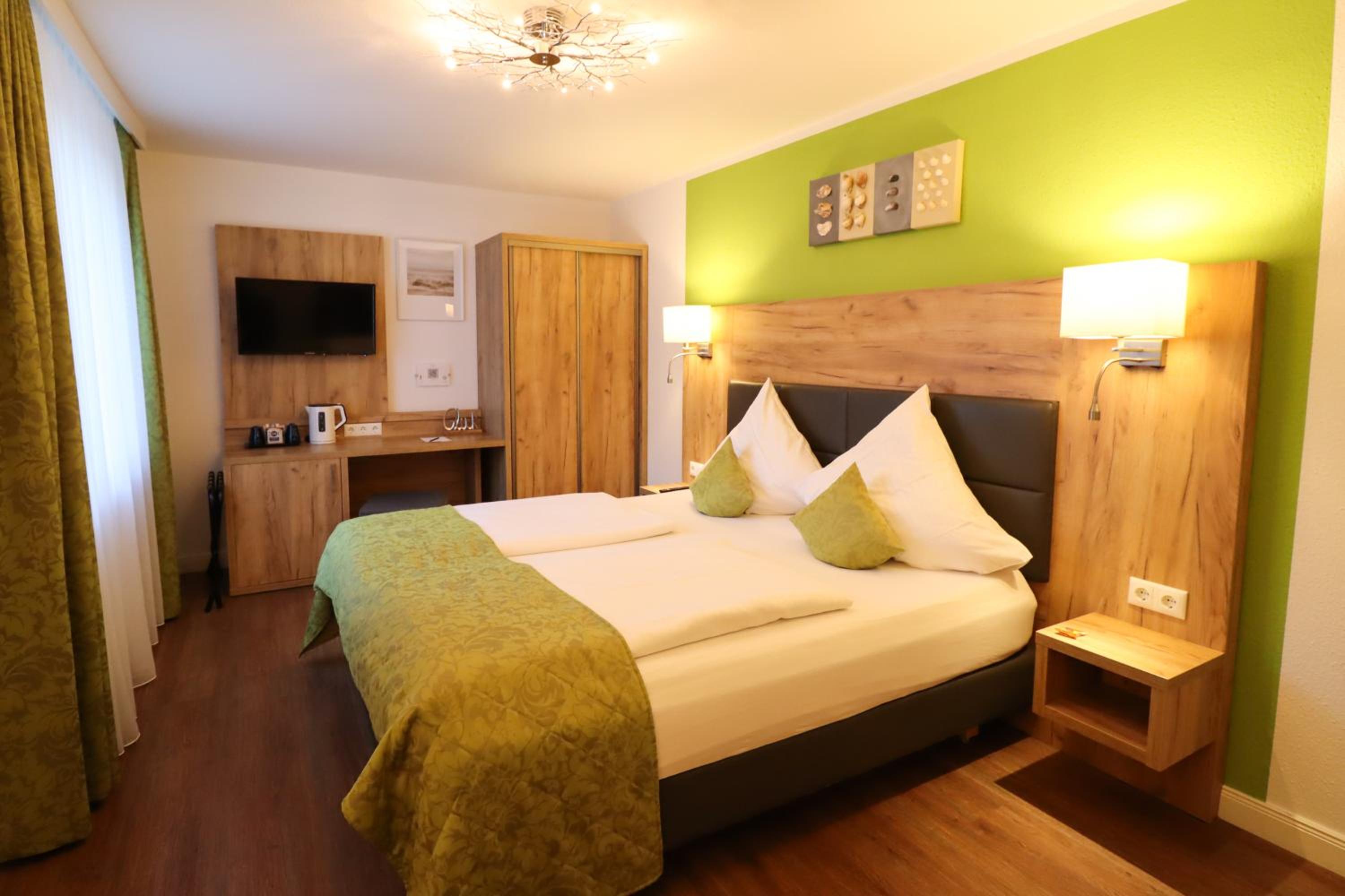 Mittleres Doppelzimmer  photo 3