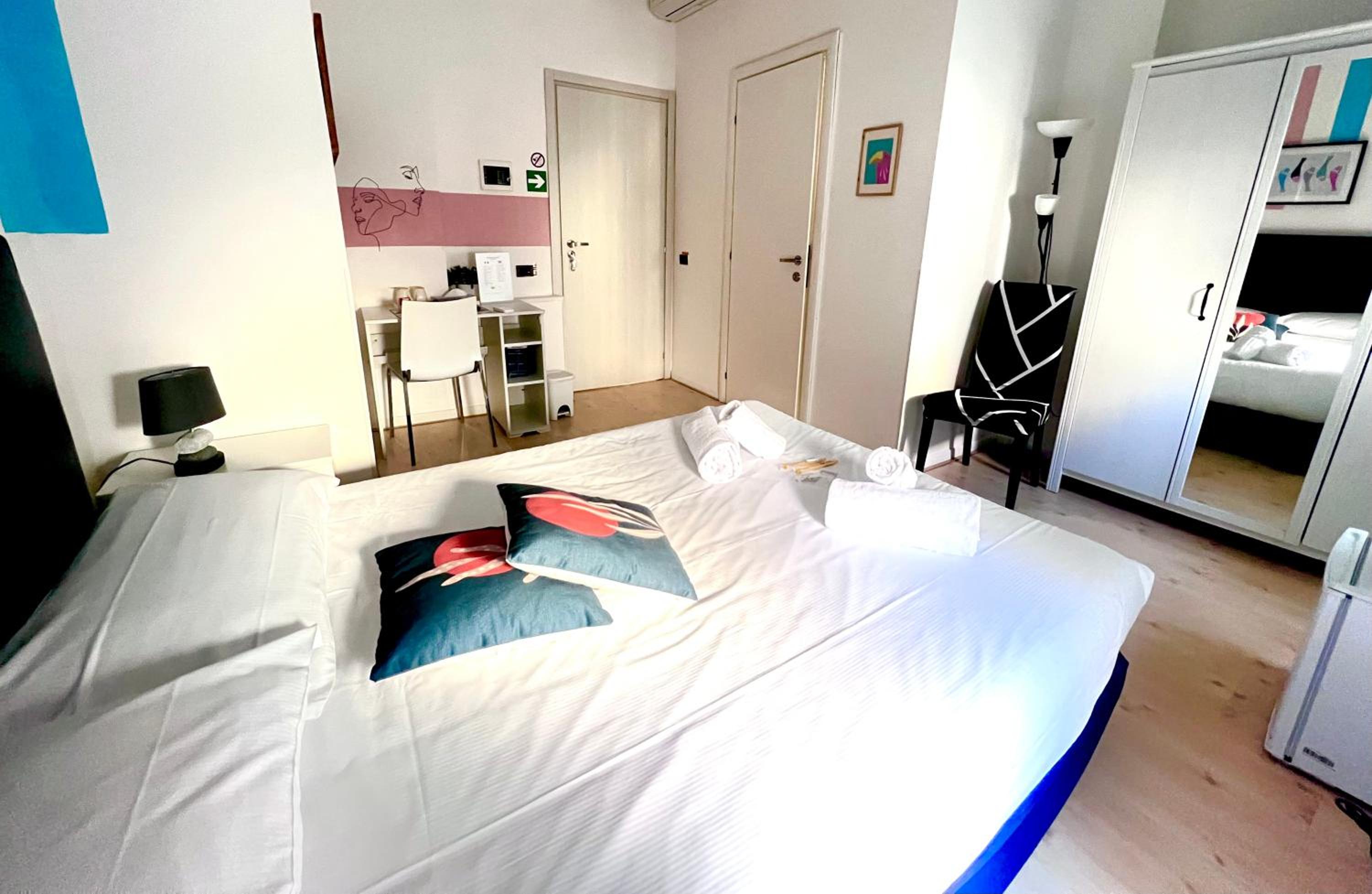 Double Room with Private Bathroom photo 3