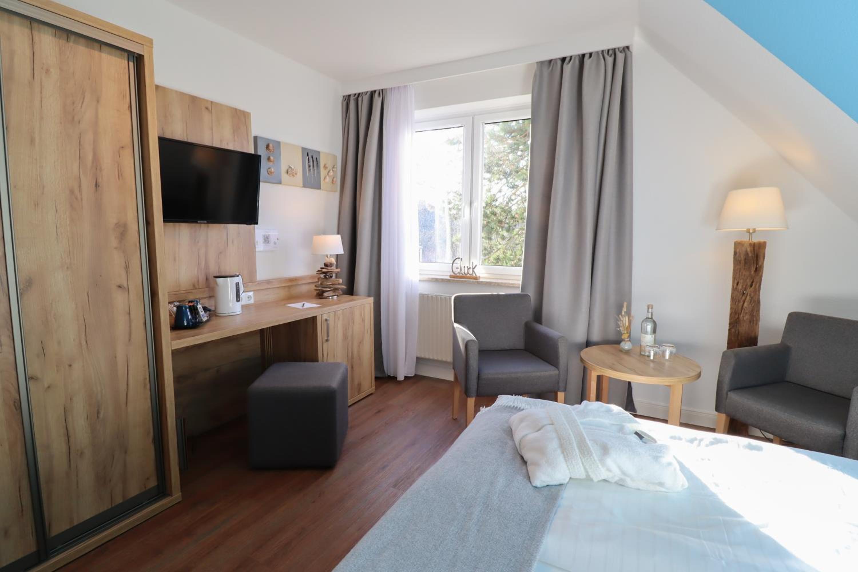 Large Double Room photo 3