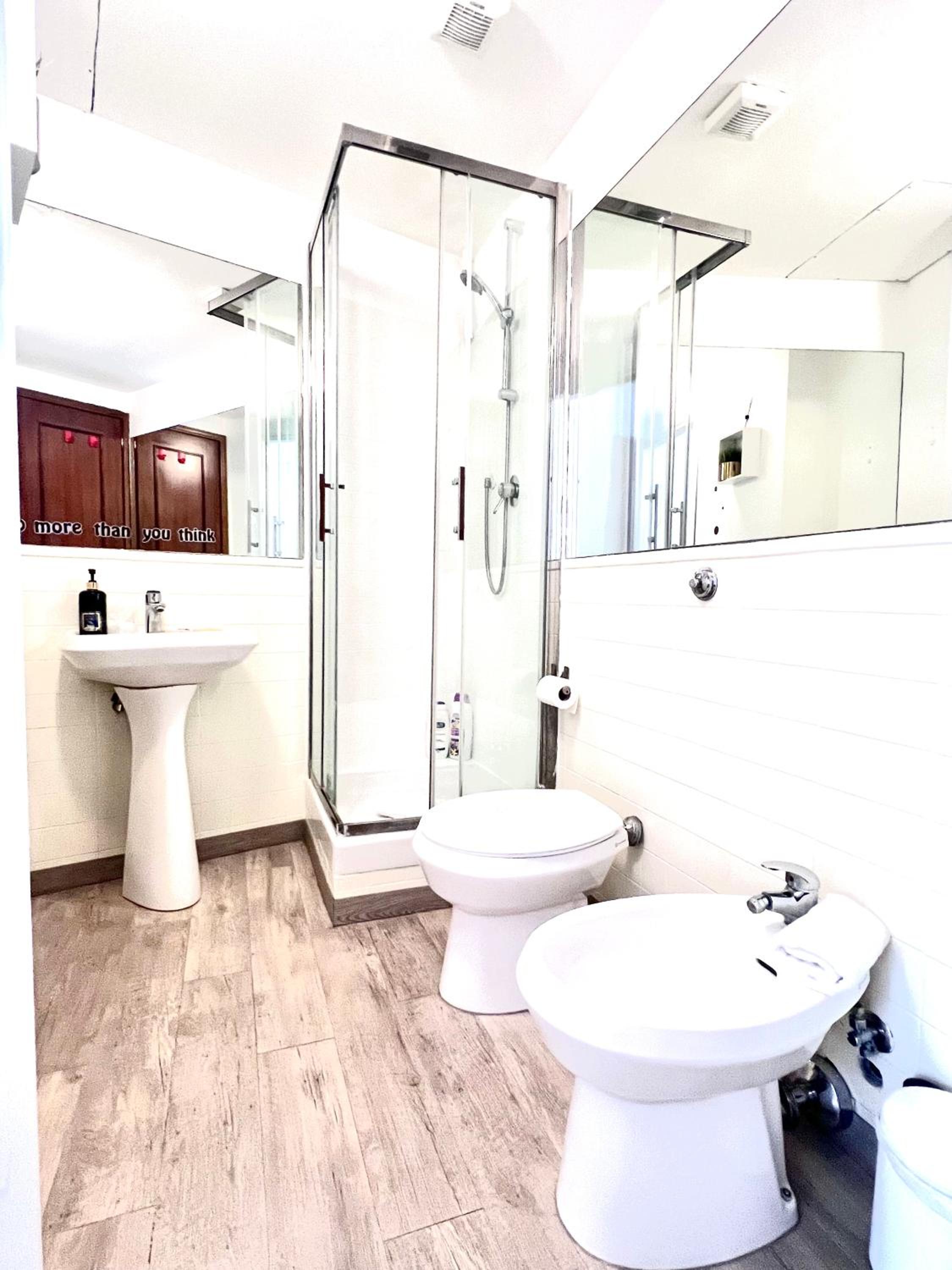 Large Double Room photo 2