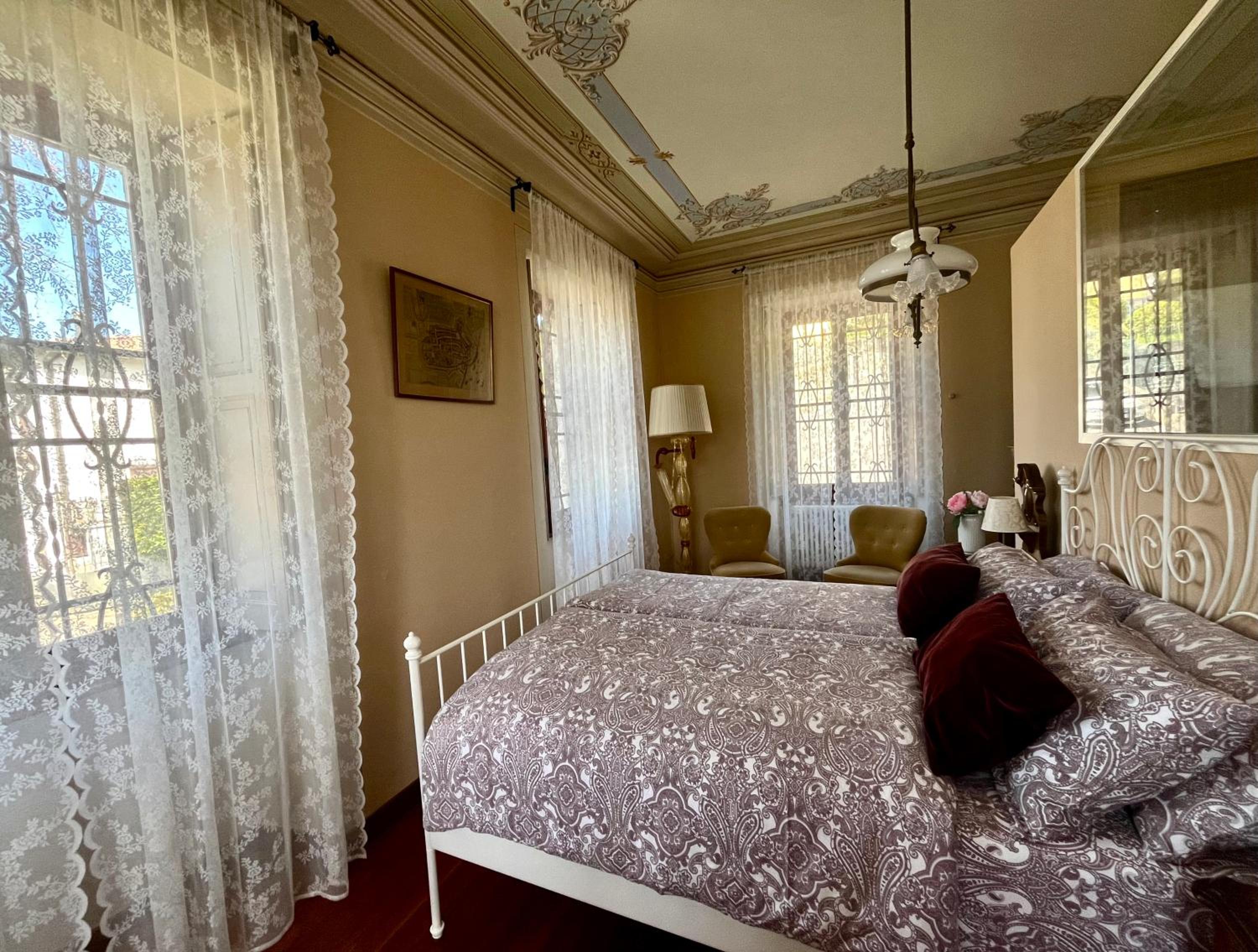 Deluxe Double Room with Shower - Photo 1