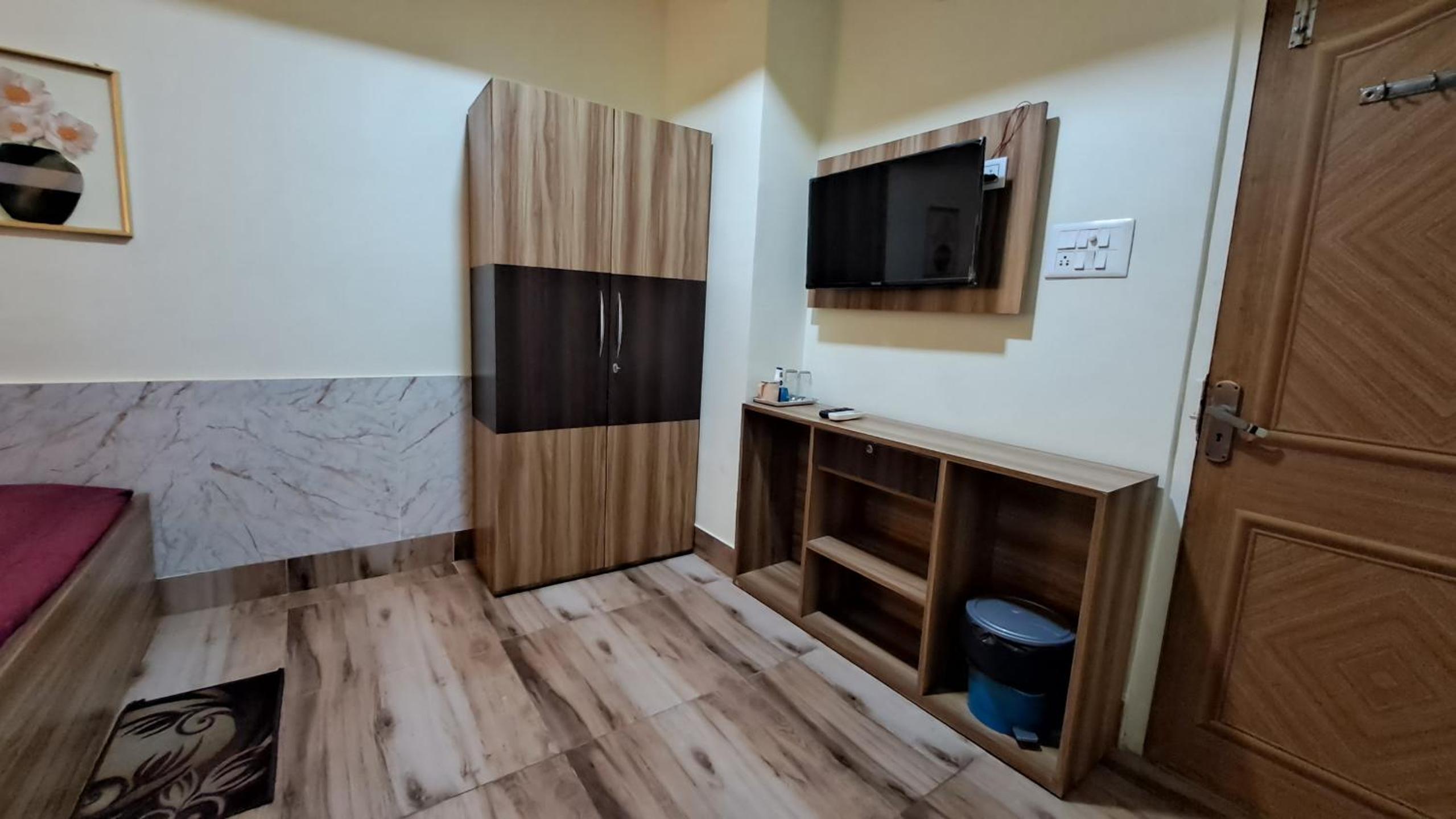 Double Room with Private Bathroom photo 2