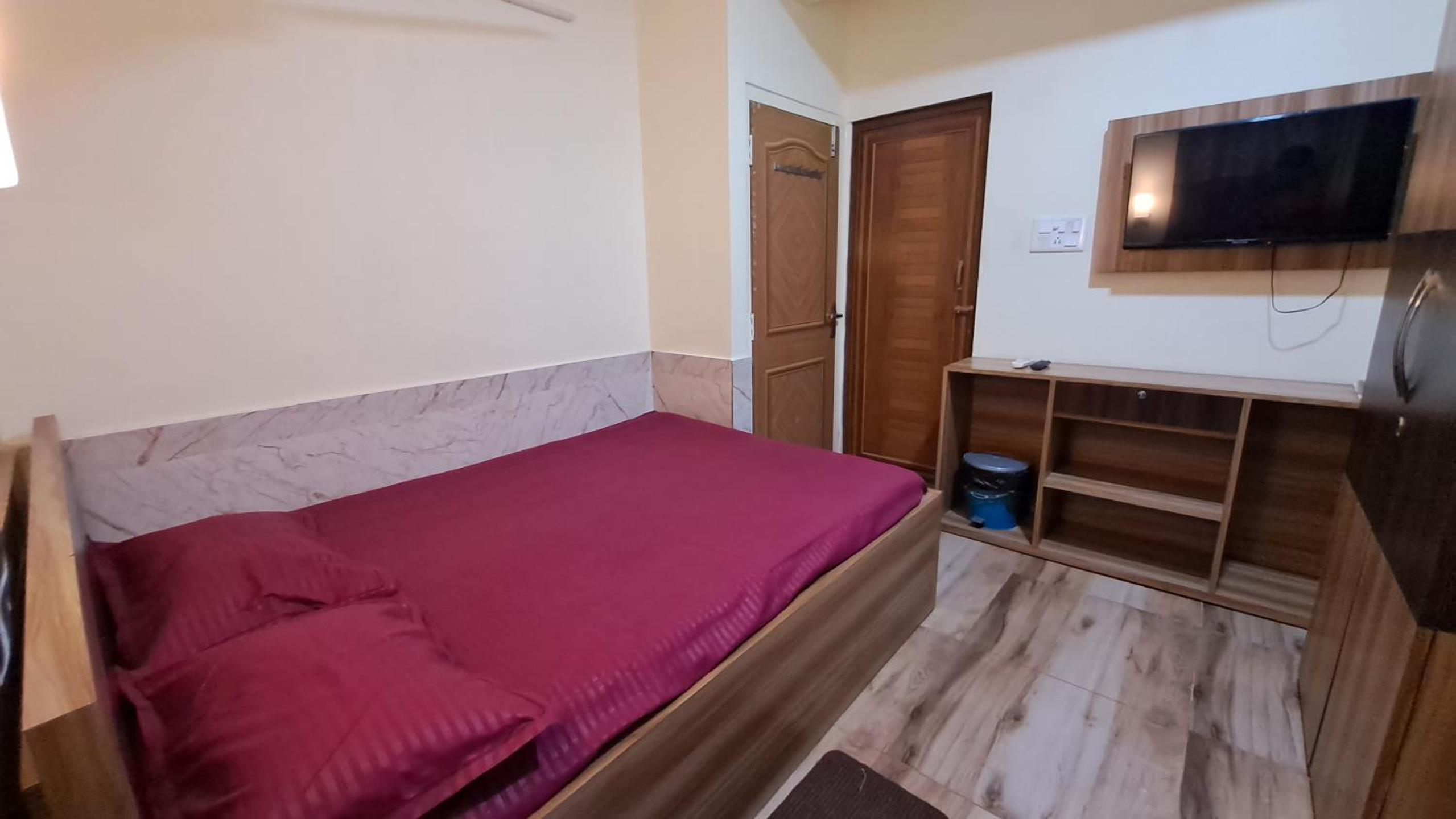 Double Room with Private Bathroom photo 3
