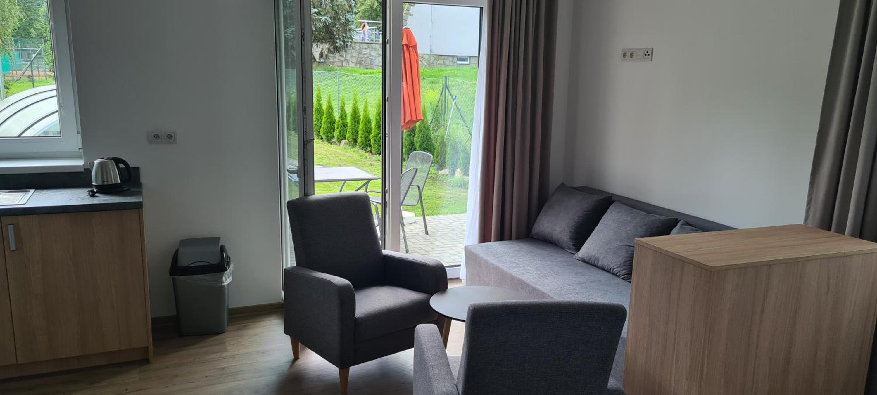 Deluxe King Suite photo 1