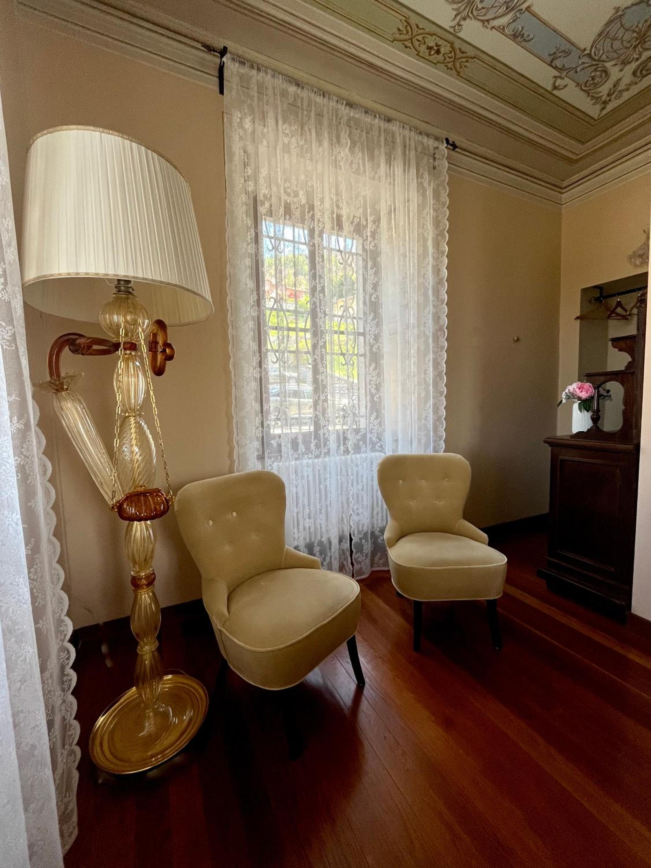Deluxe Double Room with Shower - Photo 4