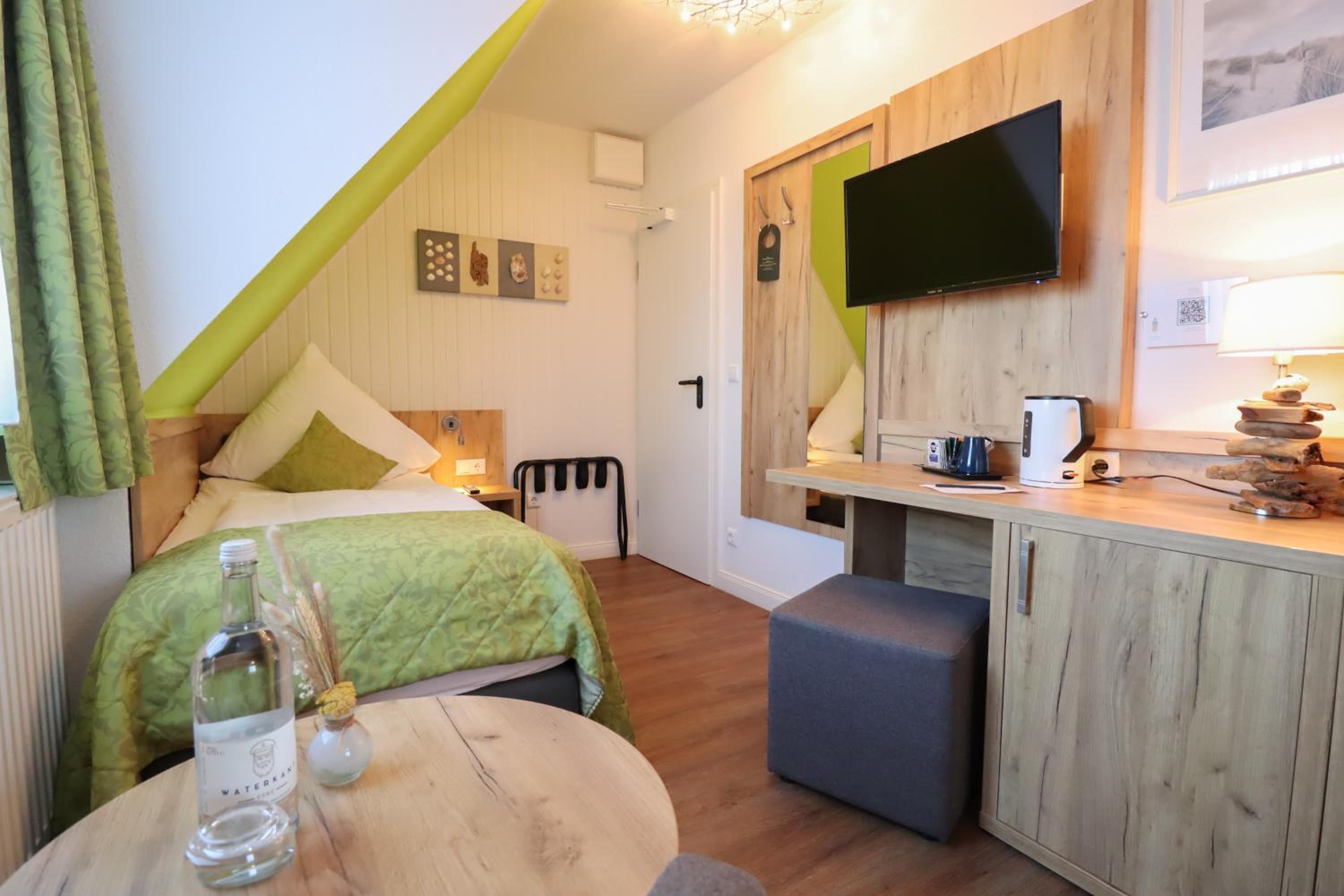 Single Room photo 3