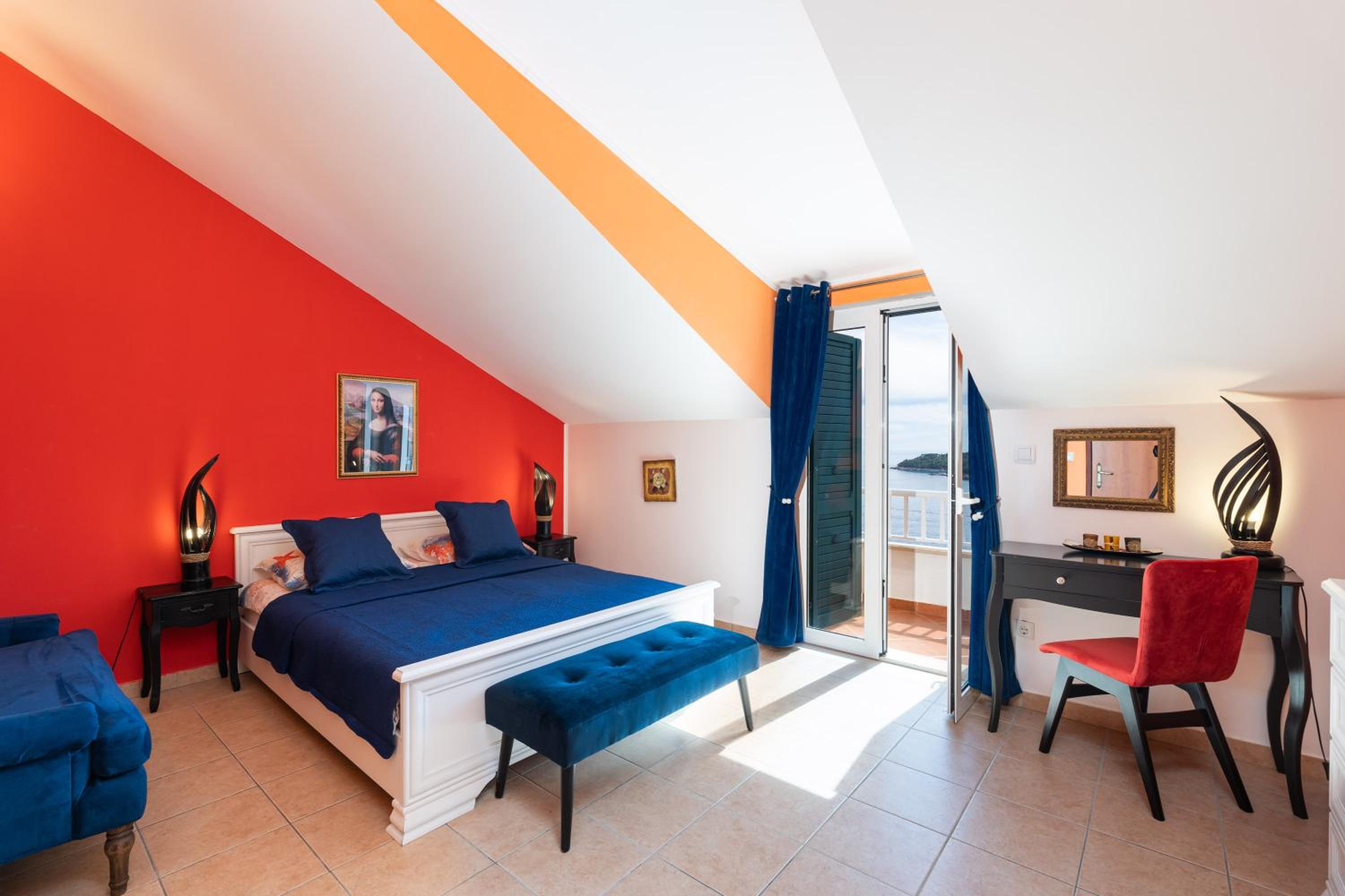 Sechs Schlafzimmer Villa mit Pool und Meerblick