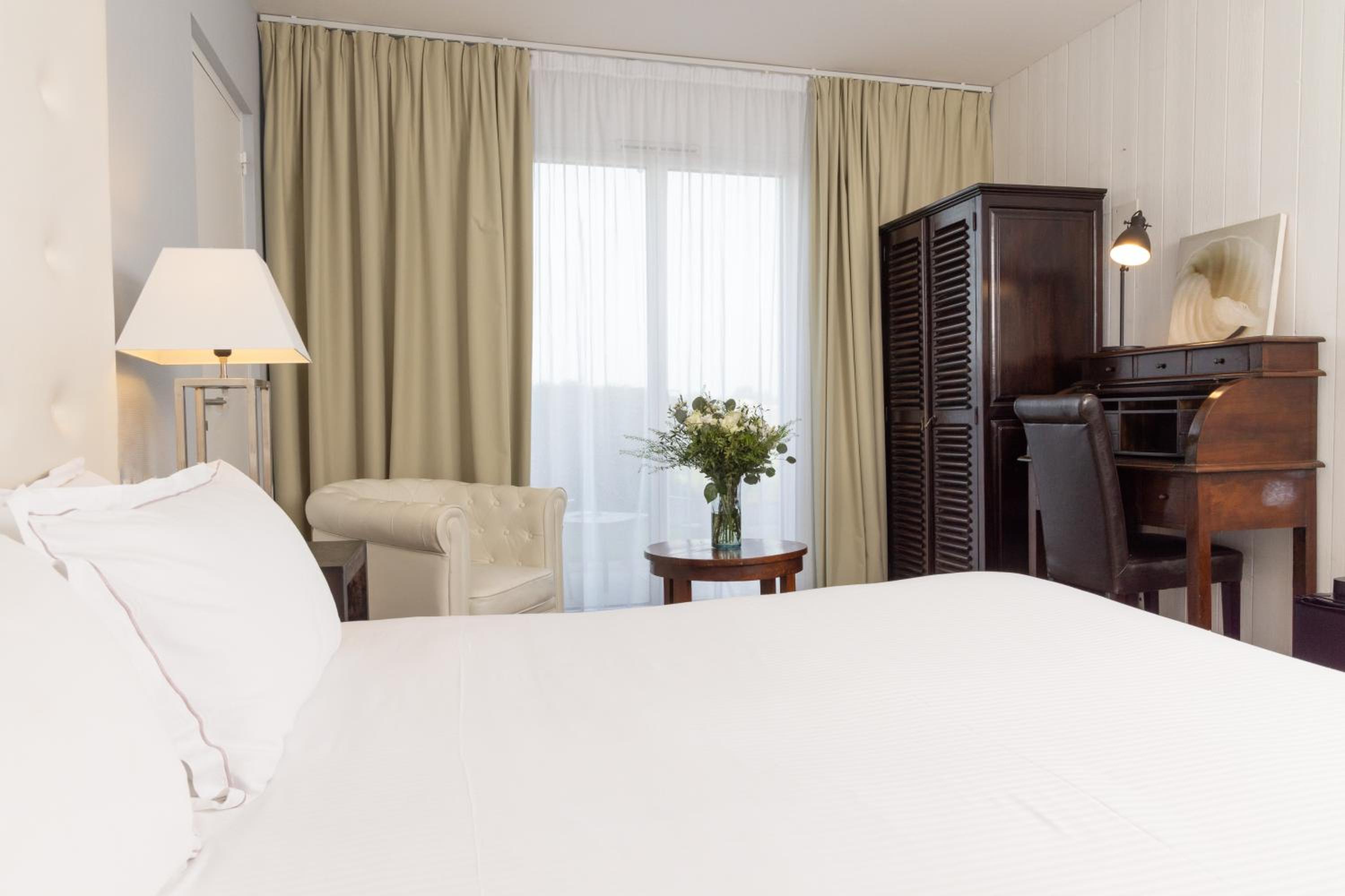 Chambre Familiale - Vue sur Jardin Chambre Familiale - Vue sur Jardin