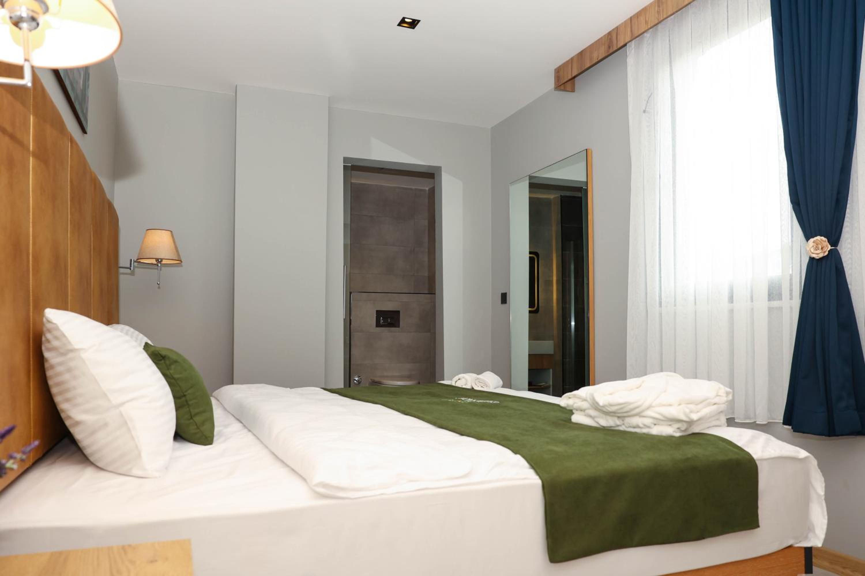 Superior Double Room - Photo 9