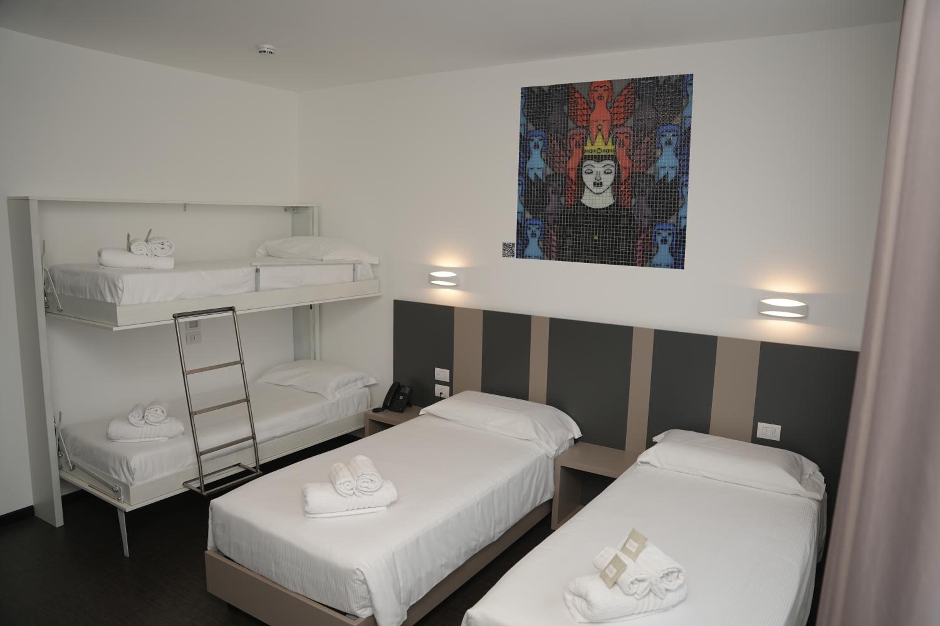 Triple Room - Photo 9