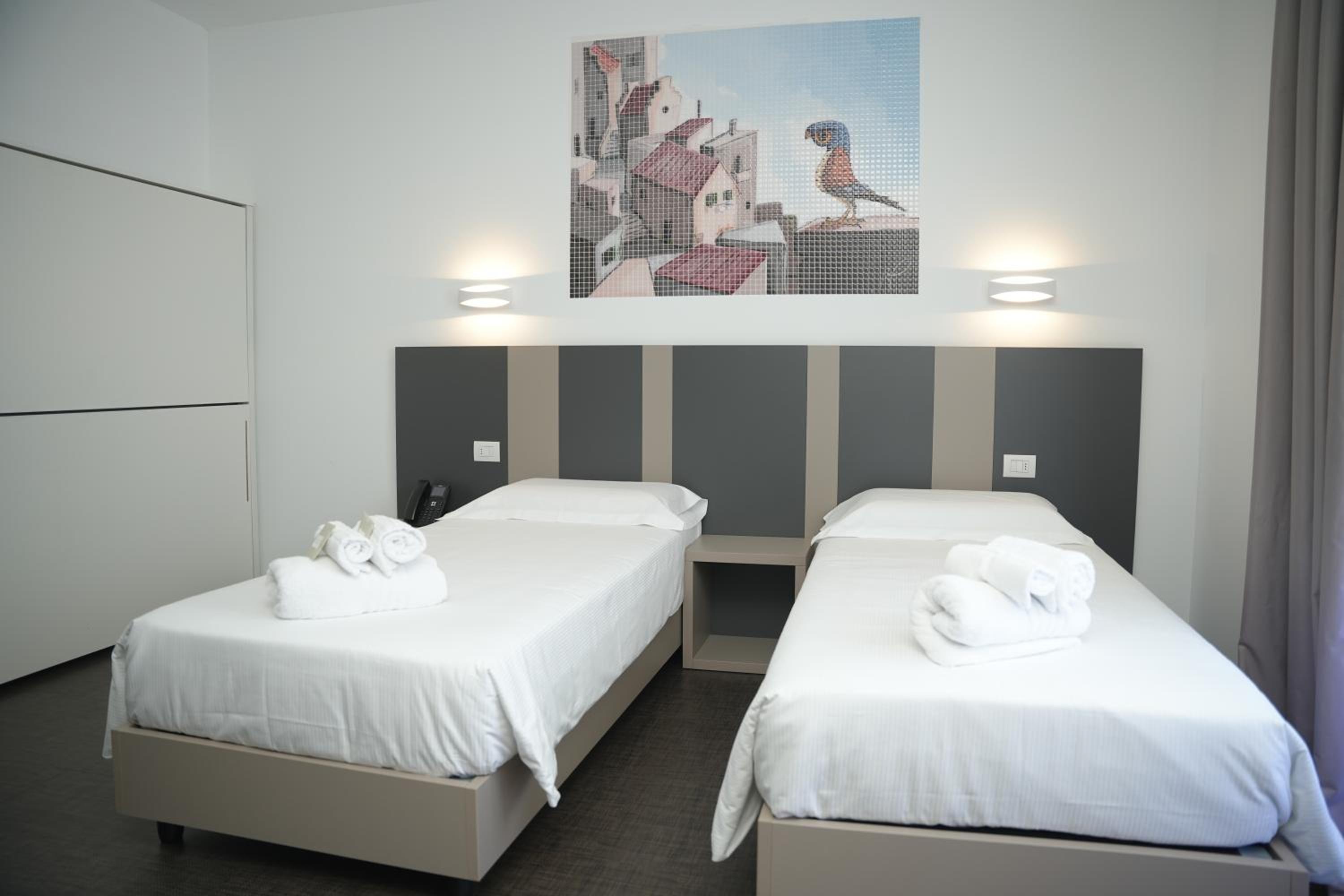 Twin Room - Photo 1