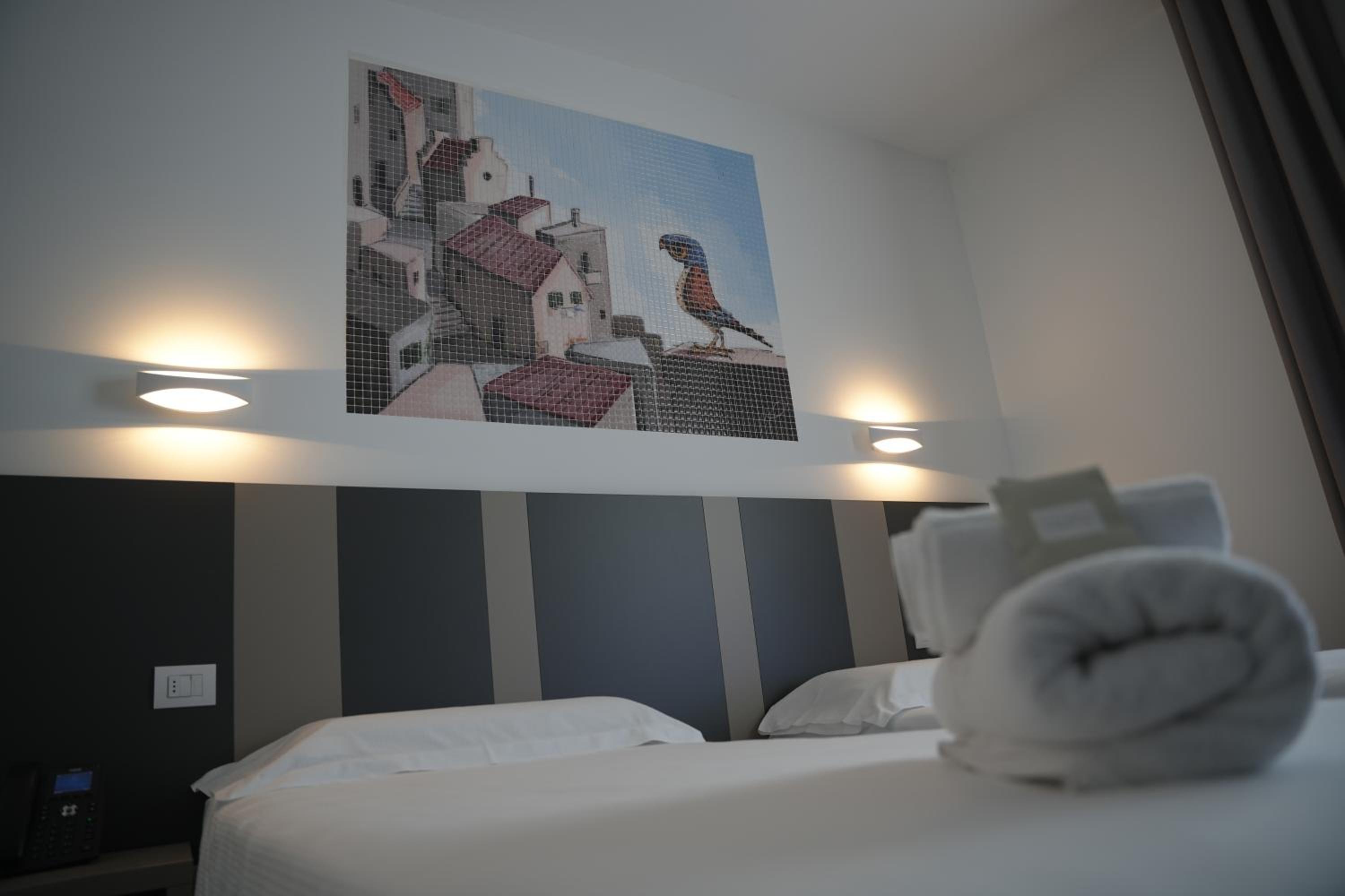 Twin Room - Photo 2