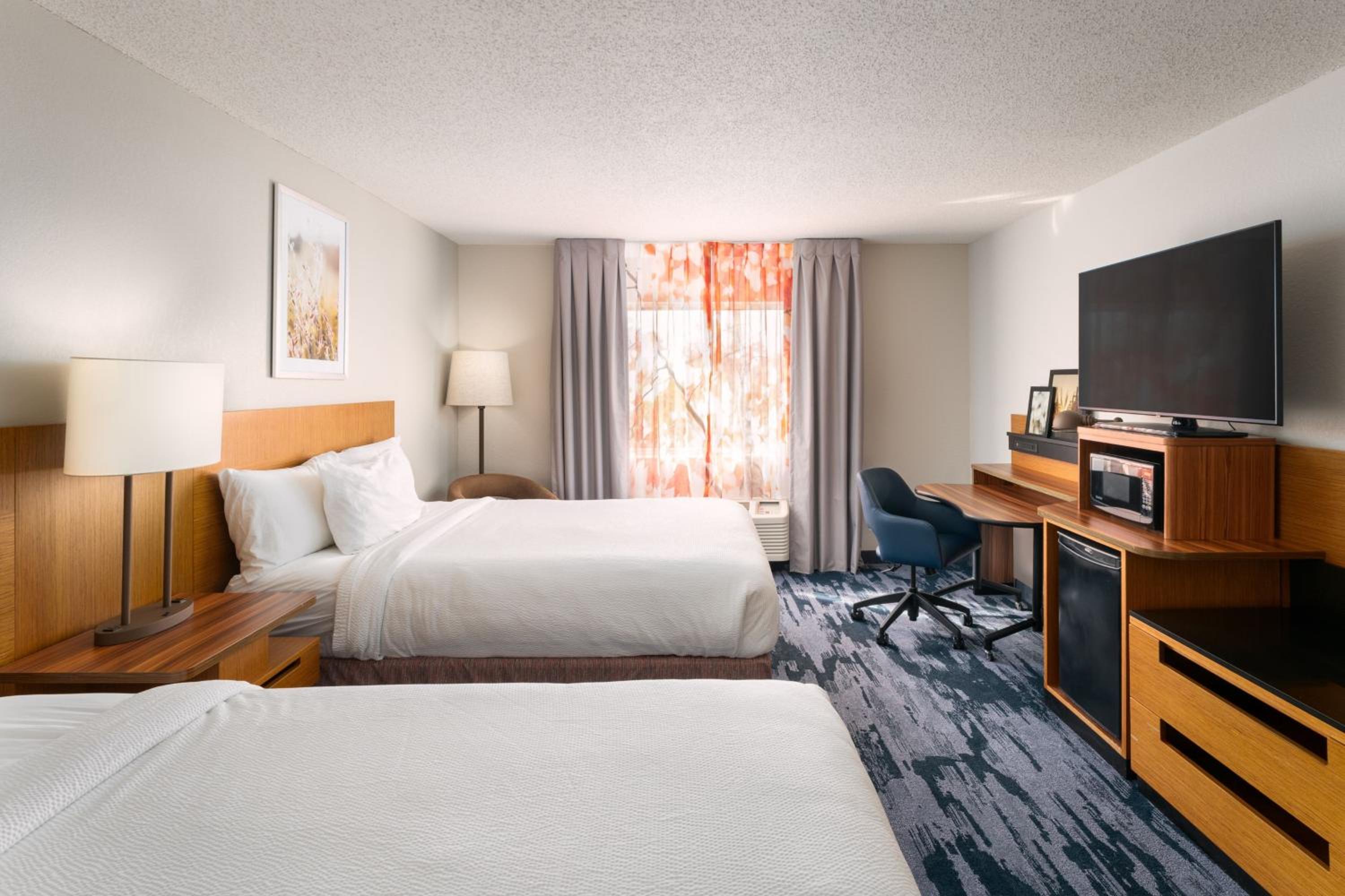 Queen Room with Two Queen Beds and Bathtub - Mobility Access/Hearing Accessible - Photo 1