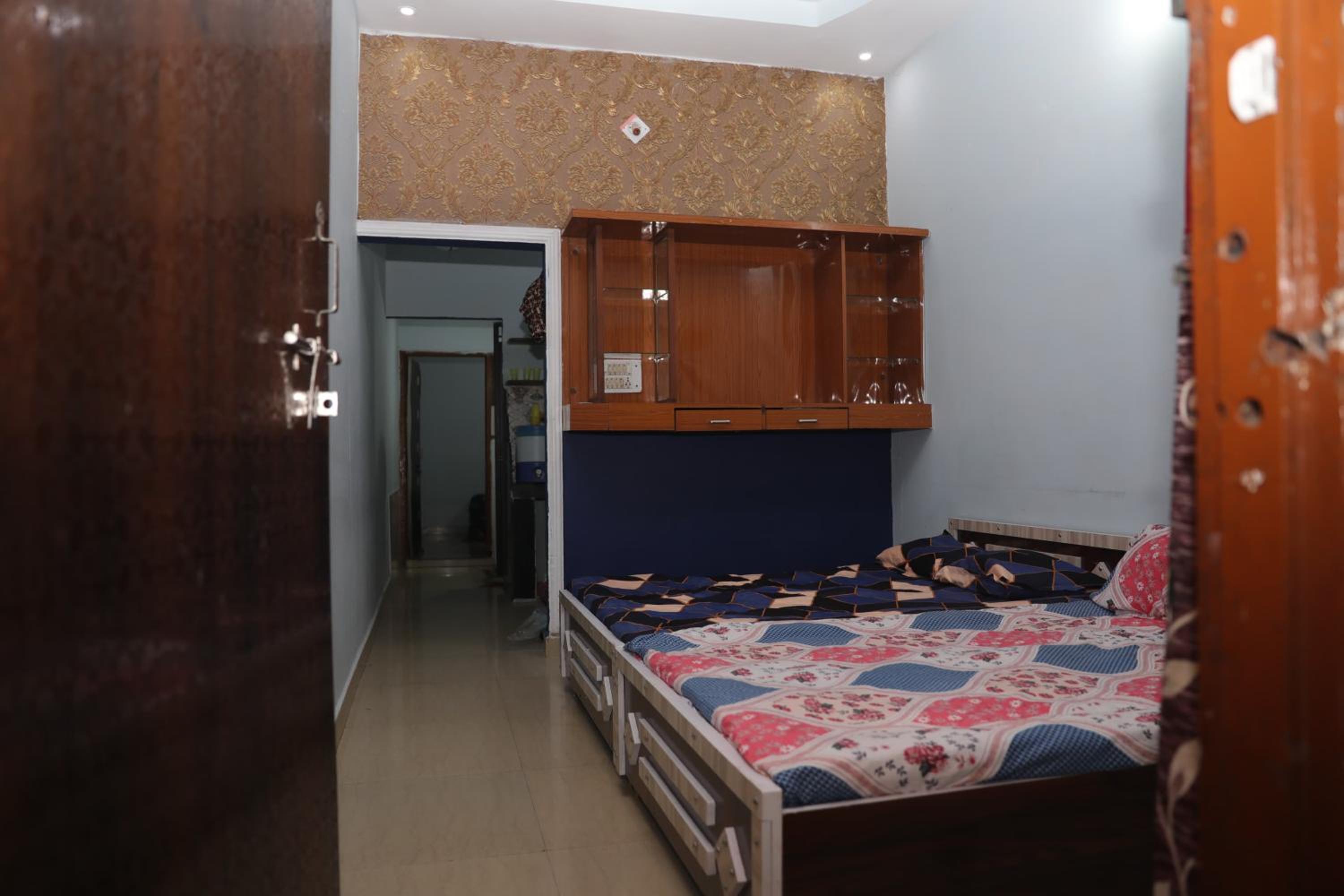 Double Room With Private Bathroom photo 2