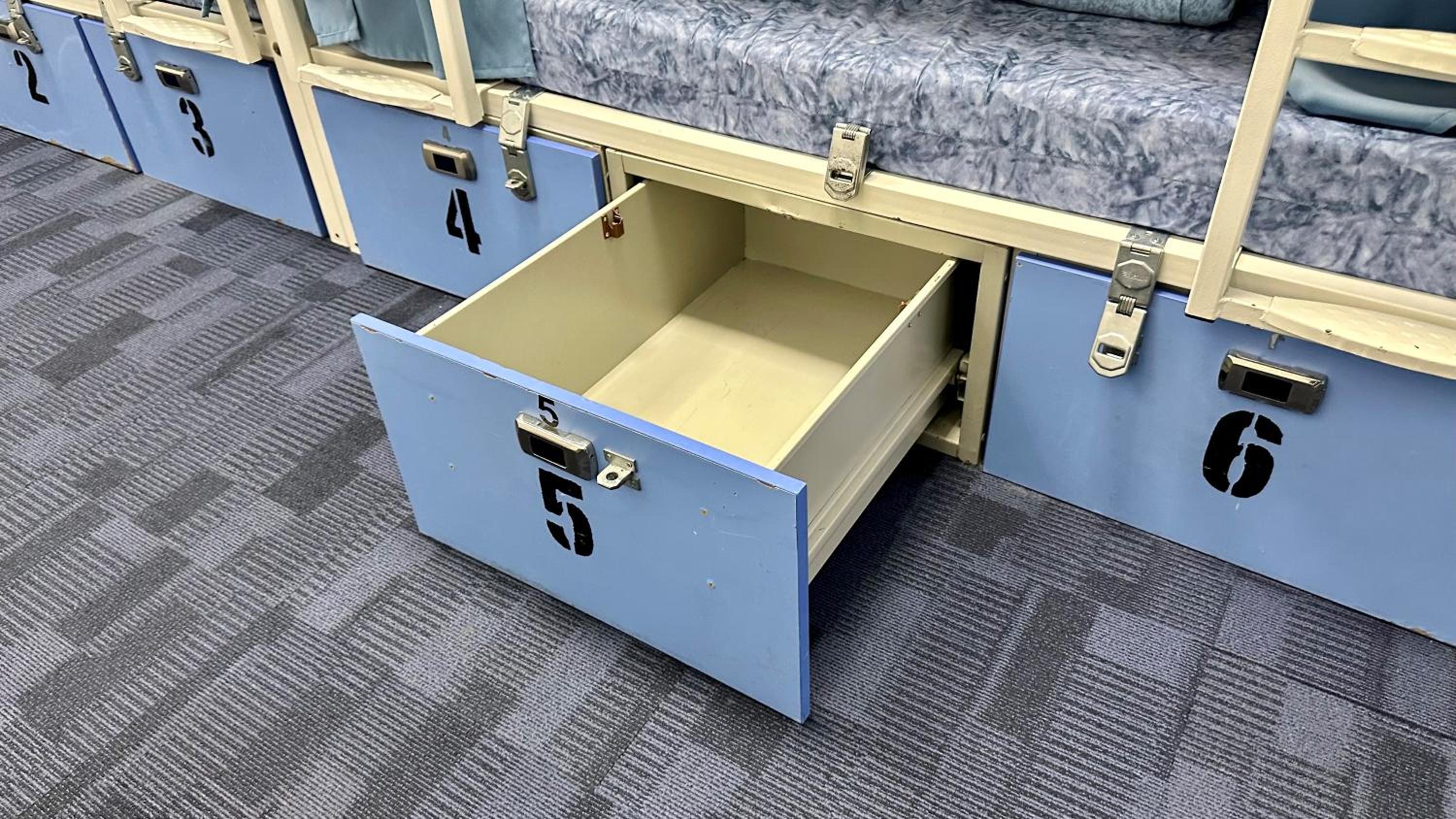 Bunk Bed in Female Dormitory Room (18-45 Years) photo 3