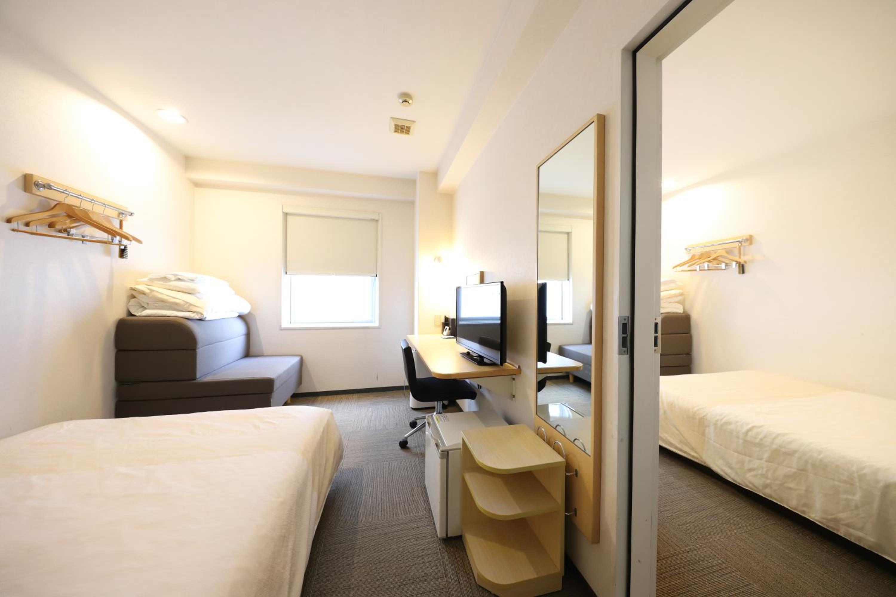 Two Connecting Double Rooms with Sofa - Non-Smoking - Photo 1