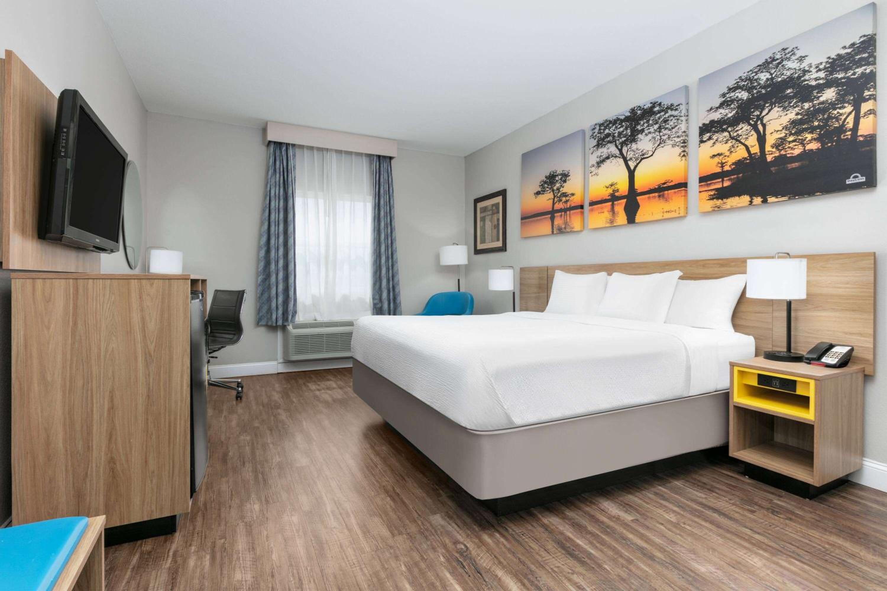 King Room - Disability Access - Non-Smoking - Photo 1
