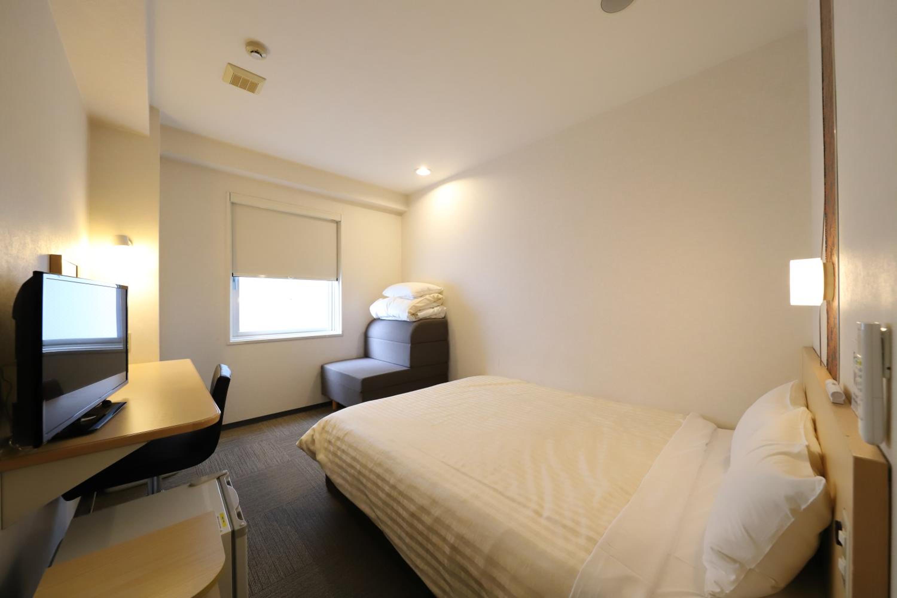 Double Room with Sofa - Non-Smoking - Photo 1