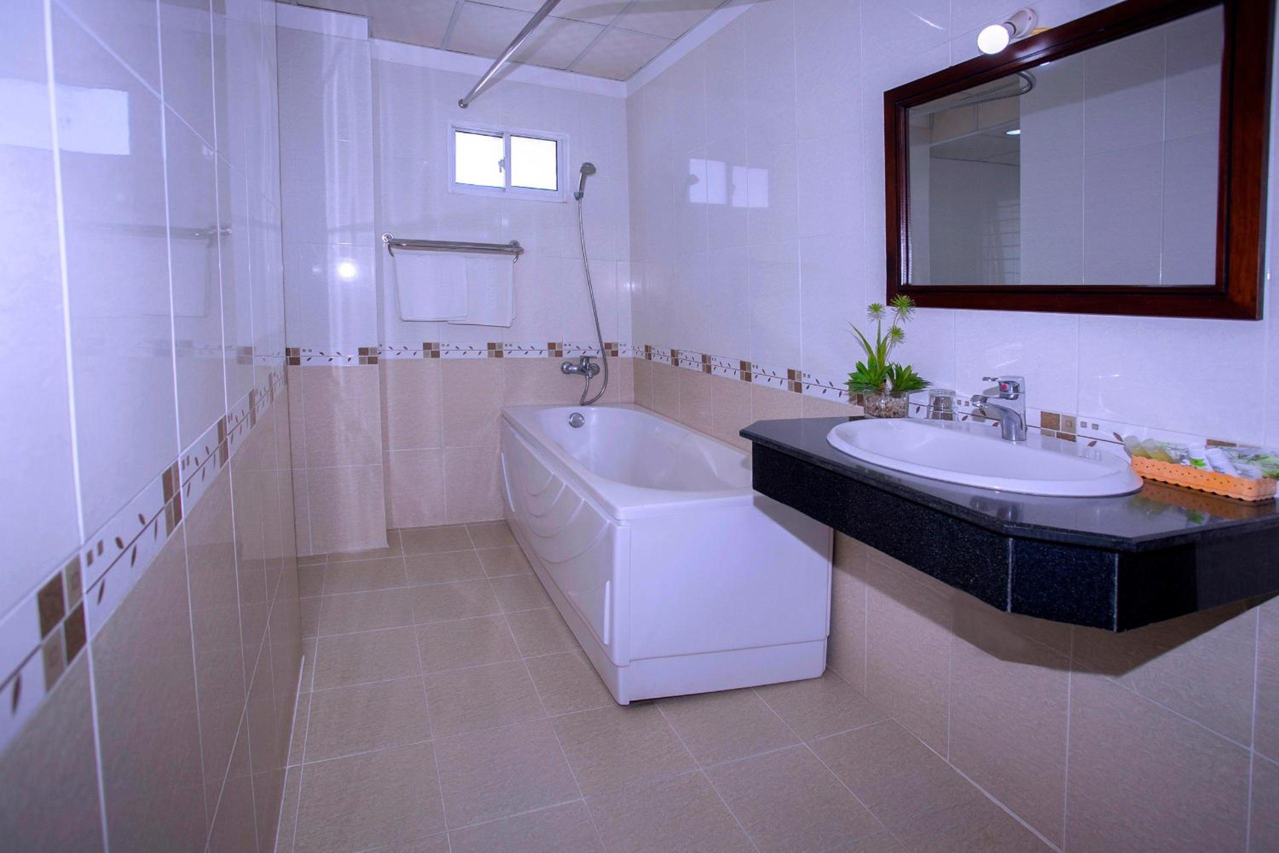 VIP Suite - Photo 2