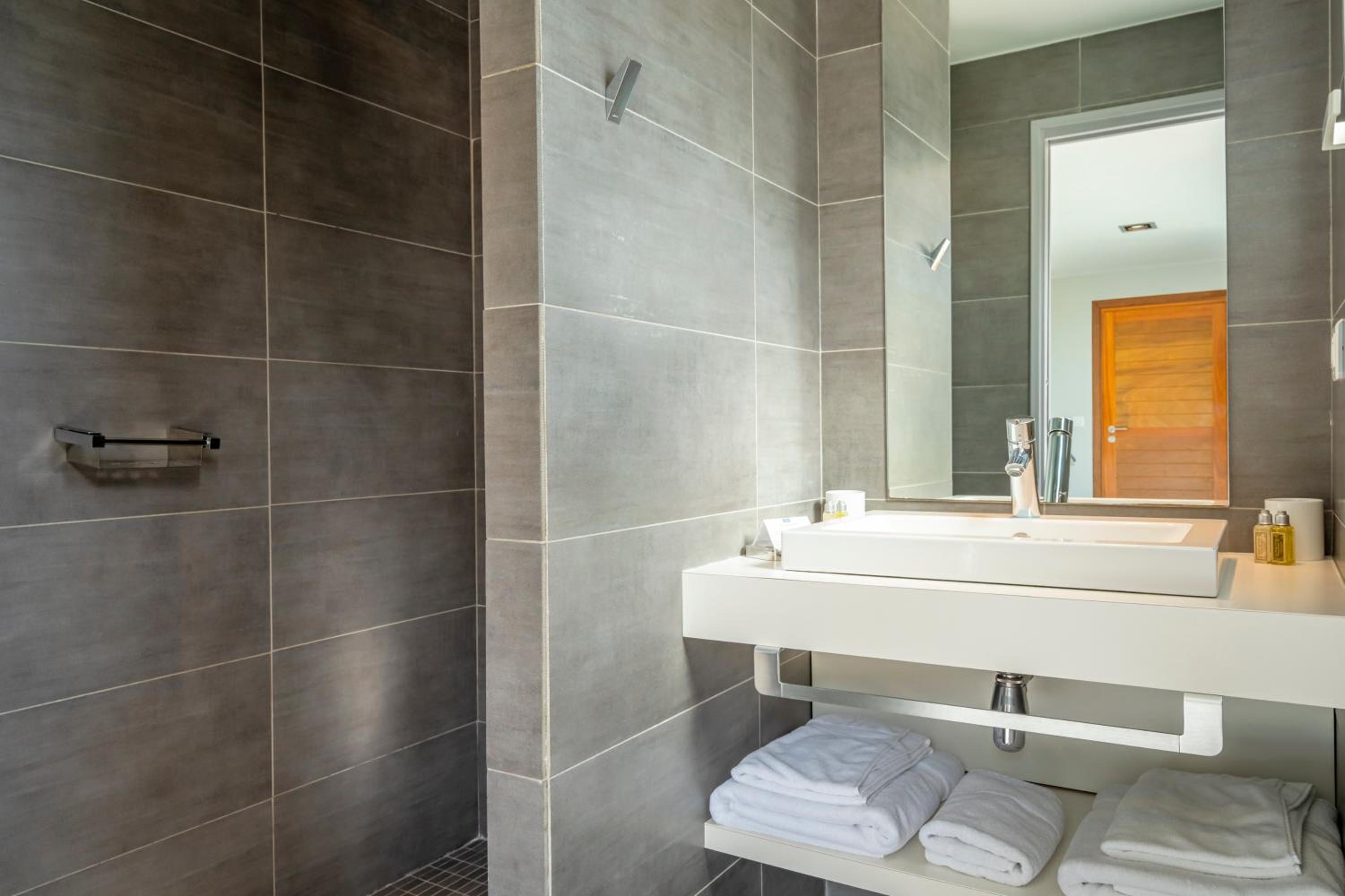Chambre Parlementia – Vue sur Piscine